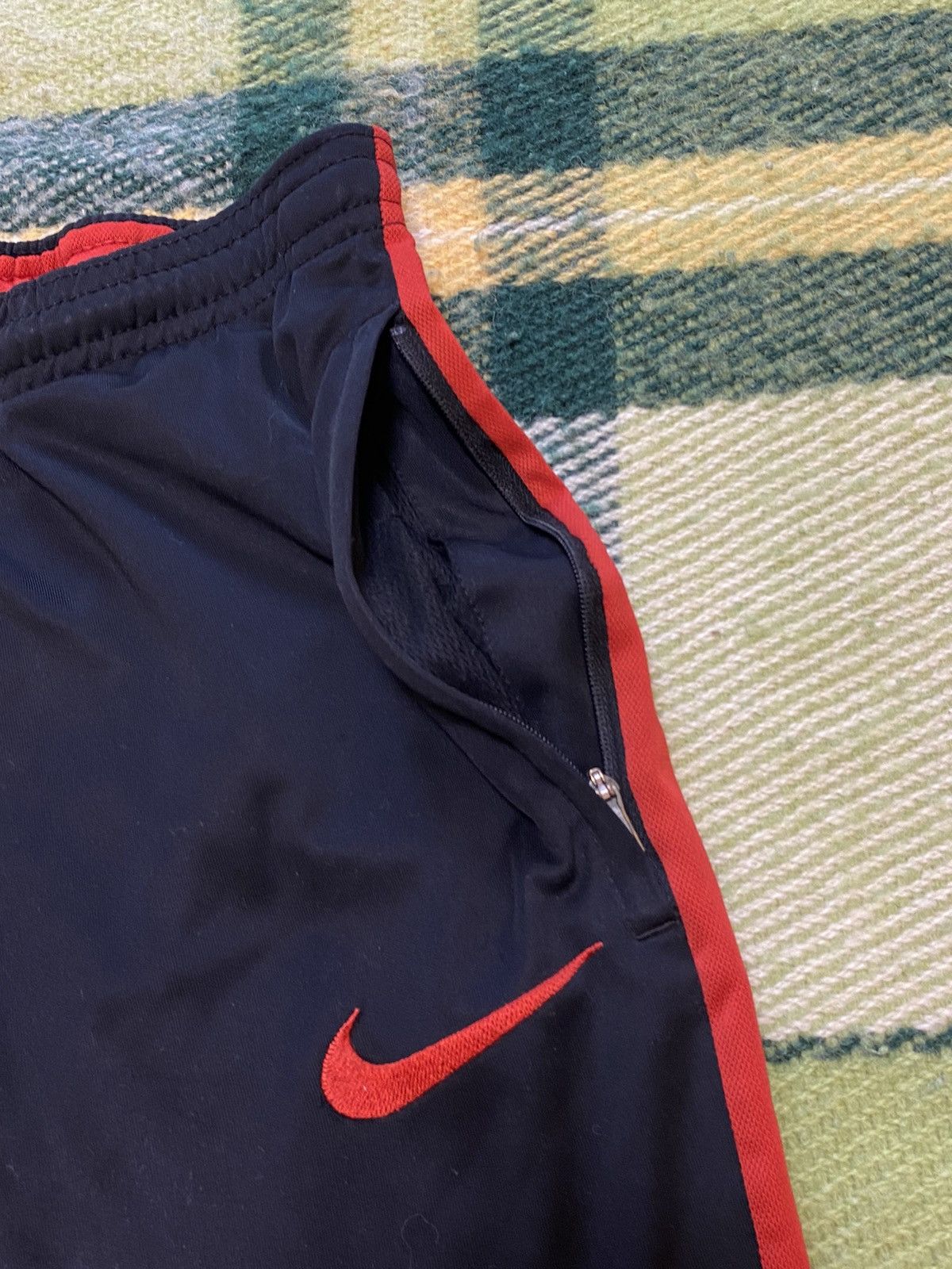 Nike Vintage Nike shorts streetwear swoosh casual y2k size M Size US 32 / EU 48 - 2 Thumbnail
