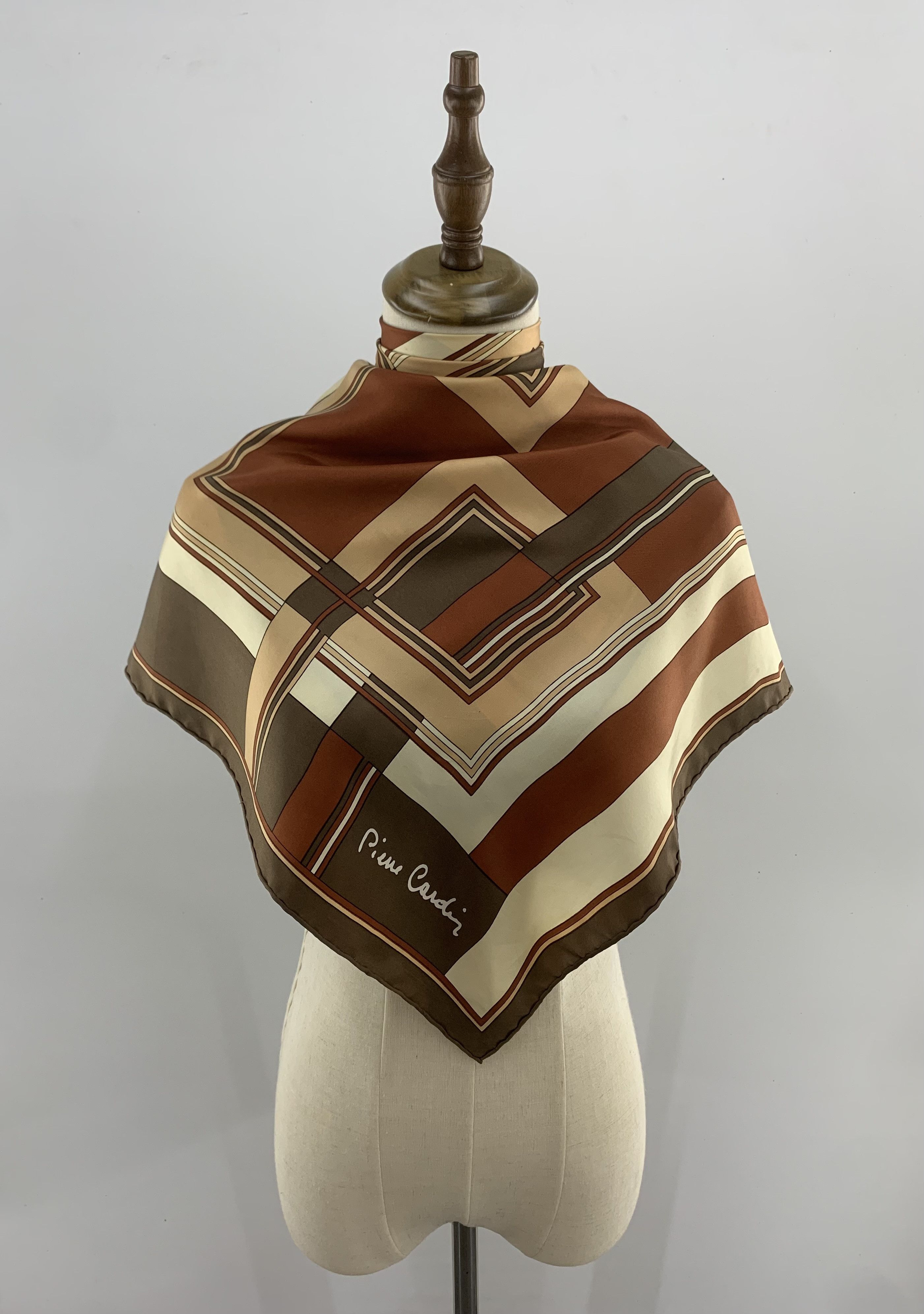 Foulard/Carré/Shawl☆PIERRE CARDIN☆en soie-hand rolled