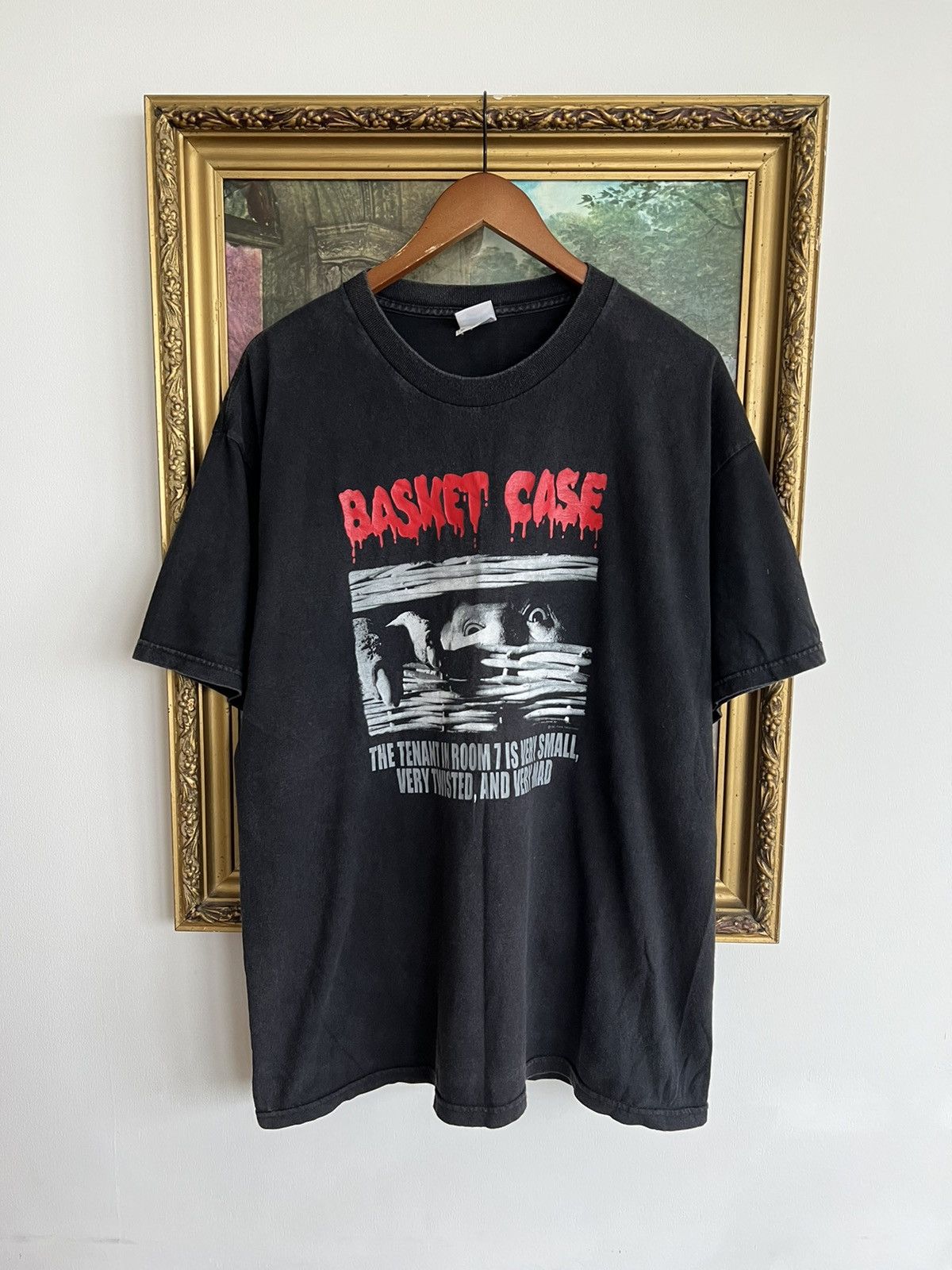 Expert Horror Vintage 2000s Basket Case Horror Movie Reprint 1981 Tee Size US XL / EU 56 / 4 - 1 Thumbnail