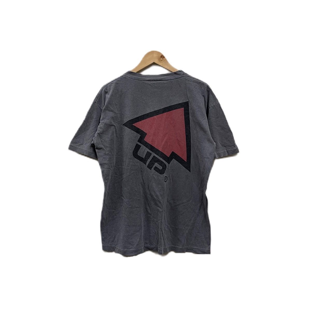 Vintage Vintage 90s UP tshirt streetwear Size US L / EU 52-54 / 3 - 1 Thumbnail