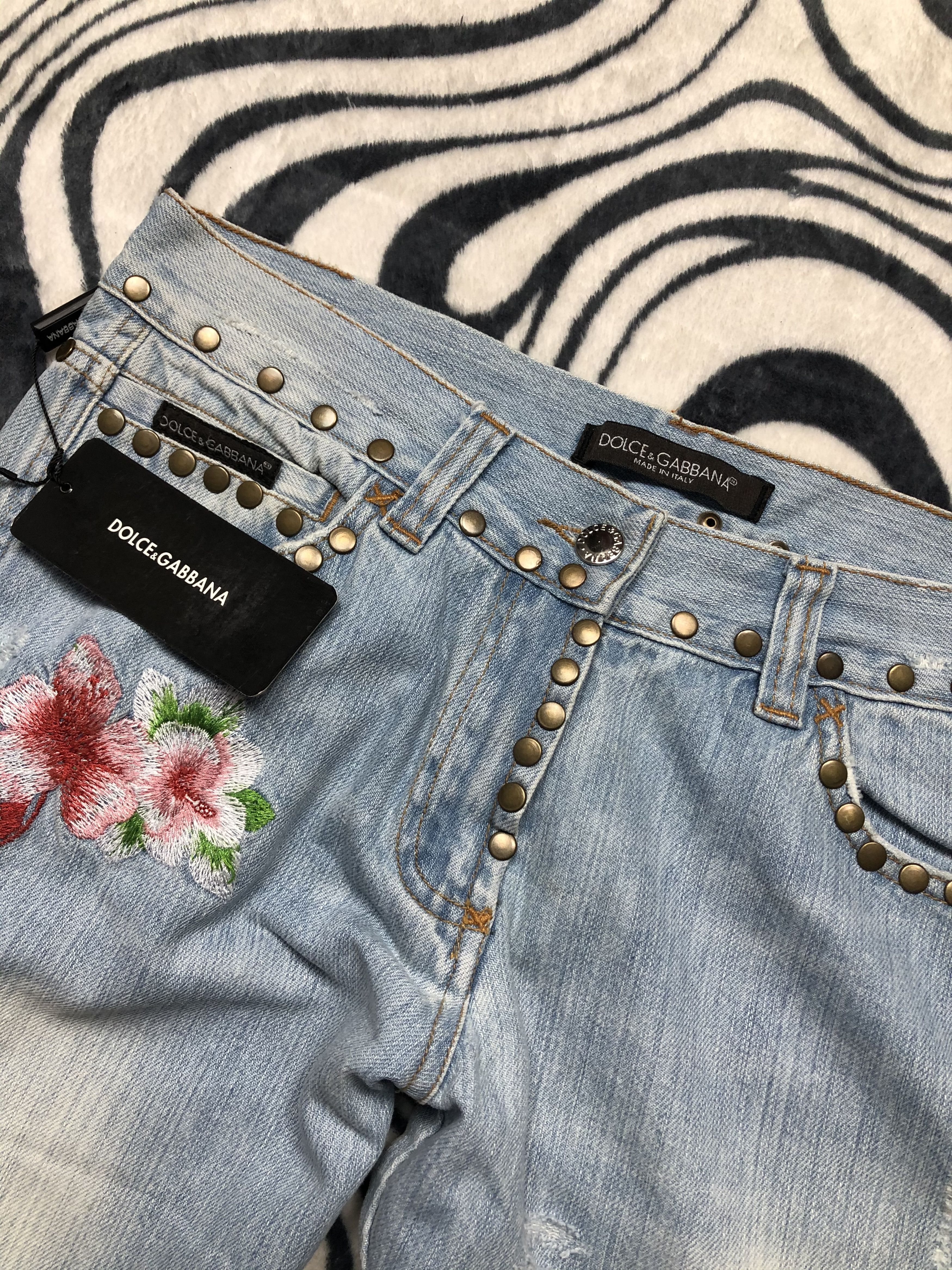 Dolce & Gabbana NEW Dolce & Gabbana Vintage Honolulu Floral Pants Flowers Size 28" / US 6 / IT 42 - 2 Thumbnail