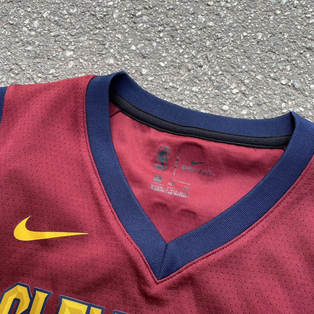 Vintage Vintage Y2K Nike NBA Basketball Jersey Streetwear Baggy M Size US M / EU 48-50 / 2 - 5 Thumbnail