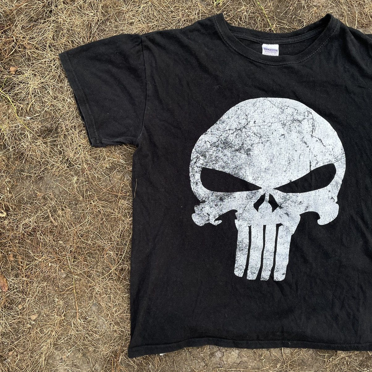 Vintage Vintage Y2K Punisher Skull Graphic Tee Sun Faded Black M Size US M / EU 48-50 / 2 - 2 Thumbnail