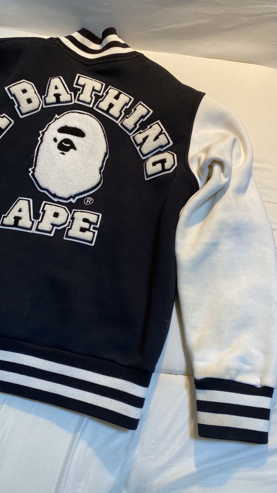 Bape A Bathing Ape big logo black white varsity M Size US M / EU 48-50 / 2 - 3 Thumbnail