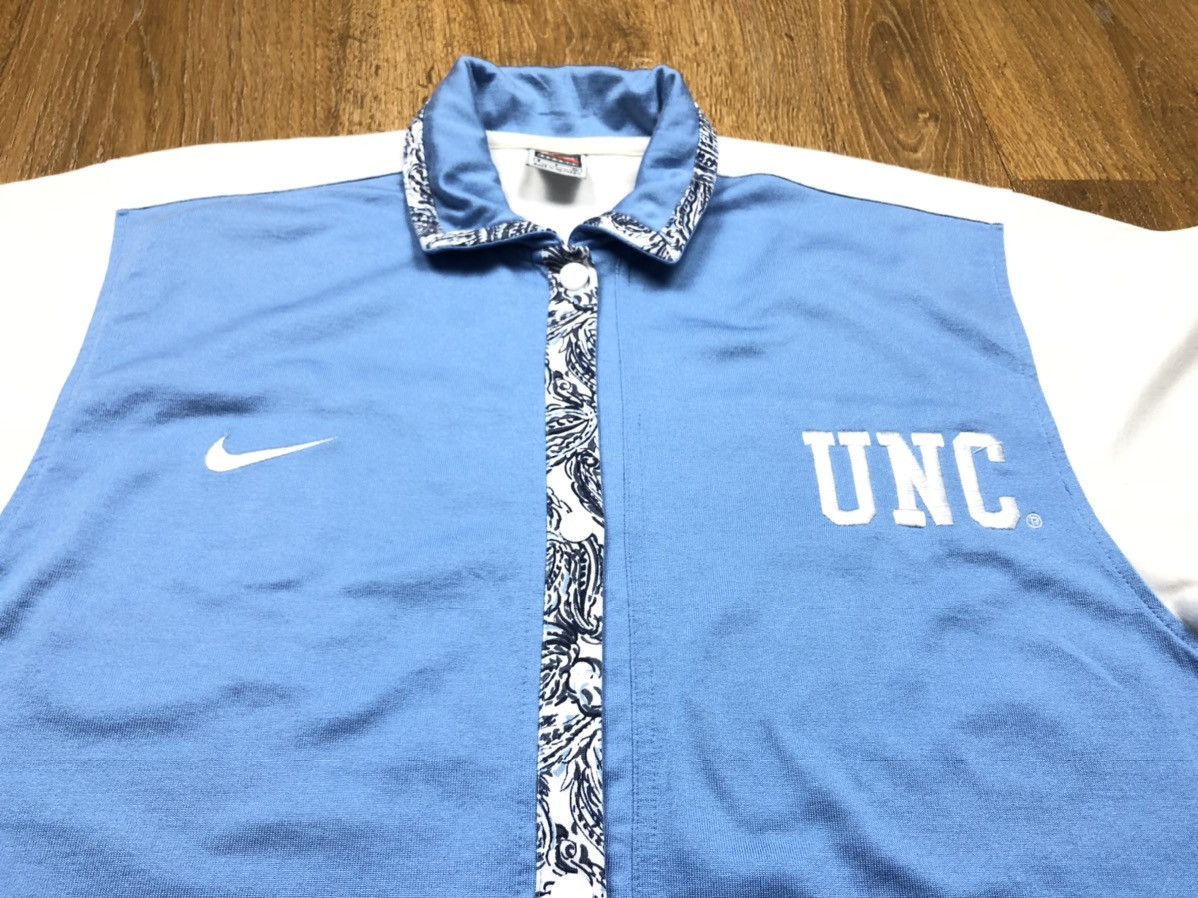 NBA Vintage Nike Small Swoosh UNC Team Shirts Size US M / EU 48-50 / 2 - 3 Thumbnail