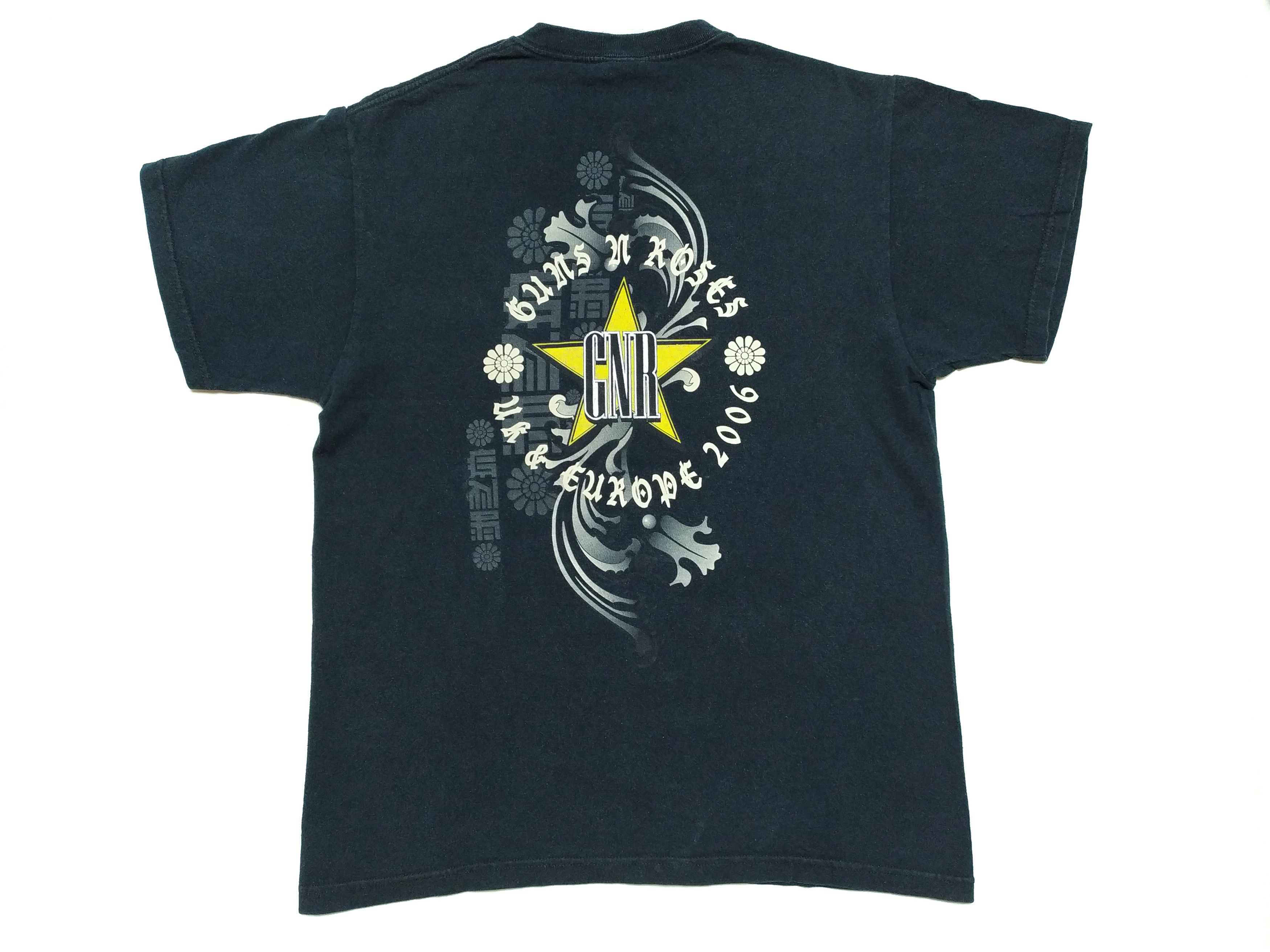Band Tees Vintage Guns n Roses Euro tour 2006 t-shirt Size US M / EU 48-50 / 2 - 6 Thumbnail