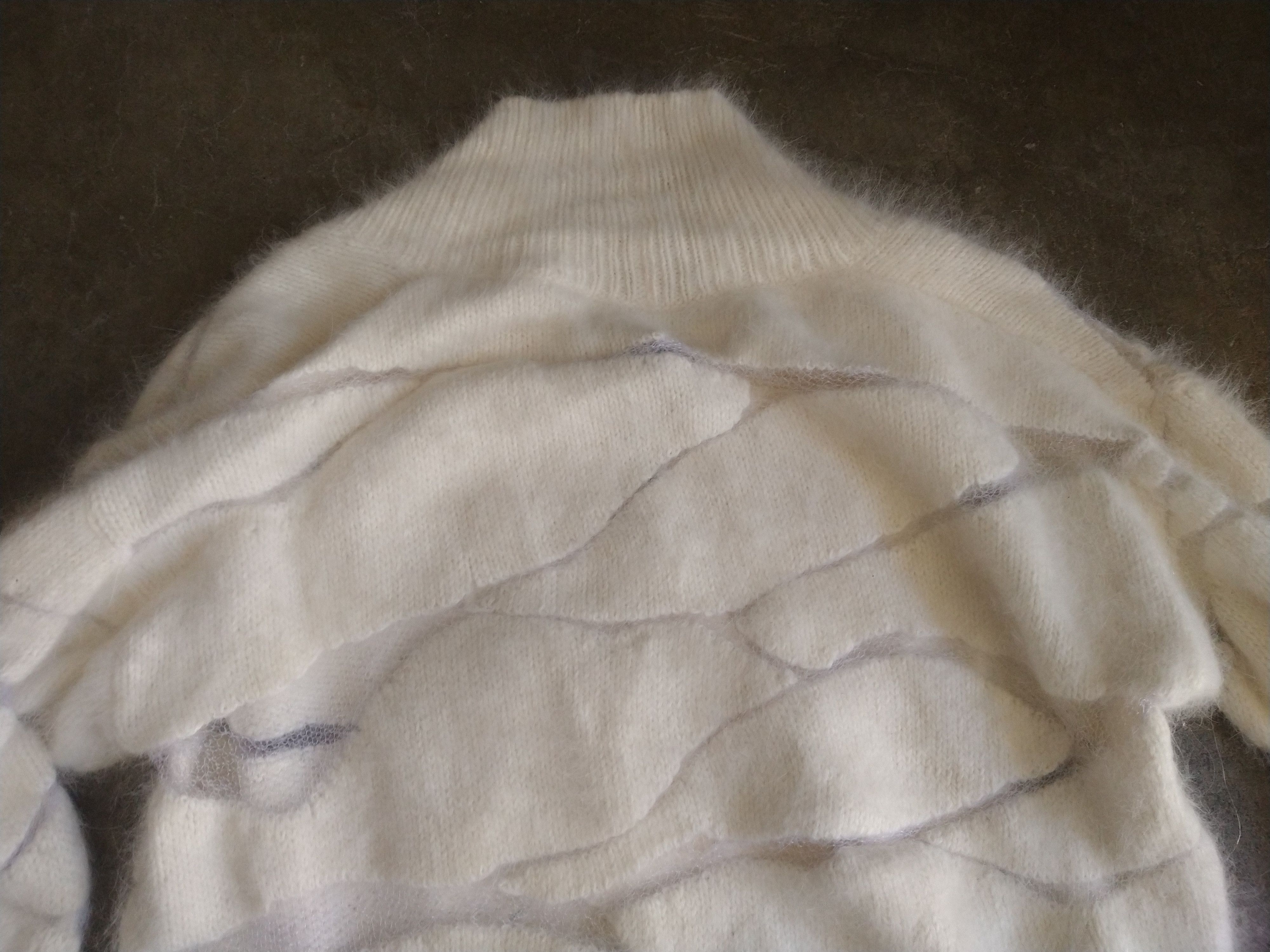 Tom Ford Women's Tom Ford Sweater Angora Deep V Neck White Rabbit Size S / US 4 / IT 40 - 10 Thumbnail