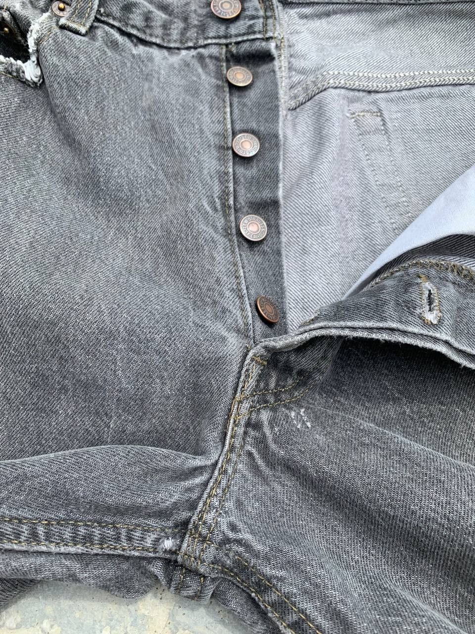 Levi's Vintage Levis 501 Stone Wash Grey Repaired Jeans Size US 32 / EU 48 - 16 Thumbnail