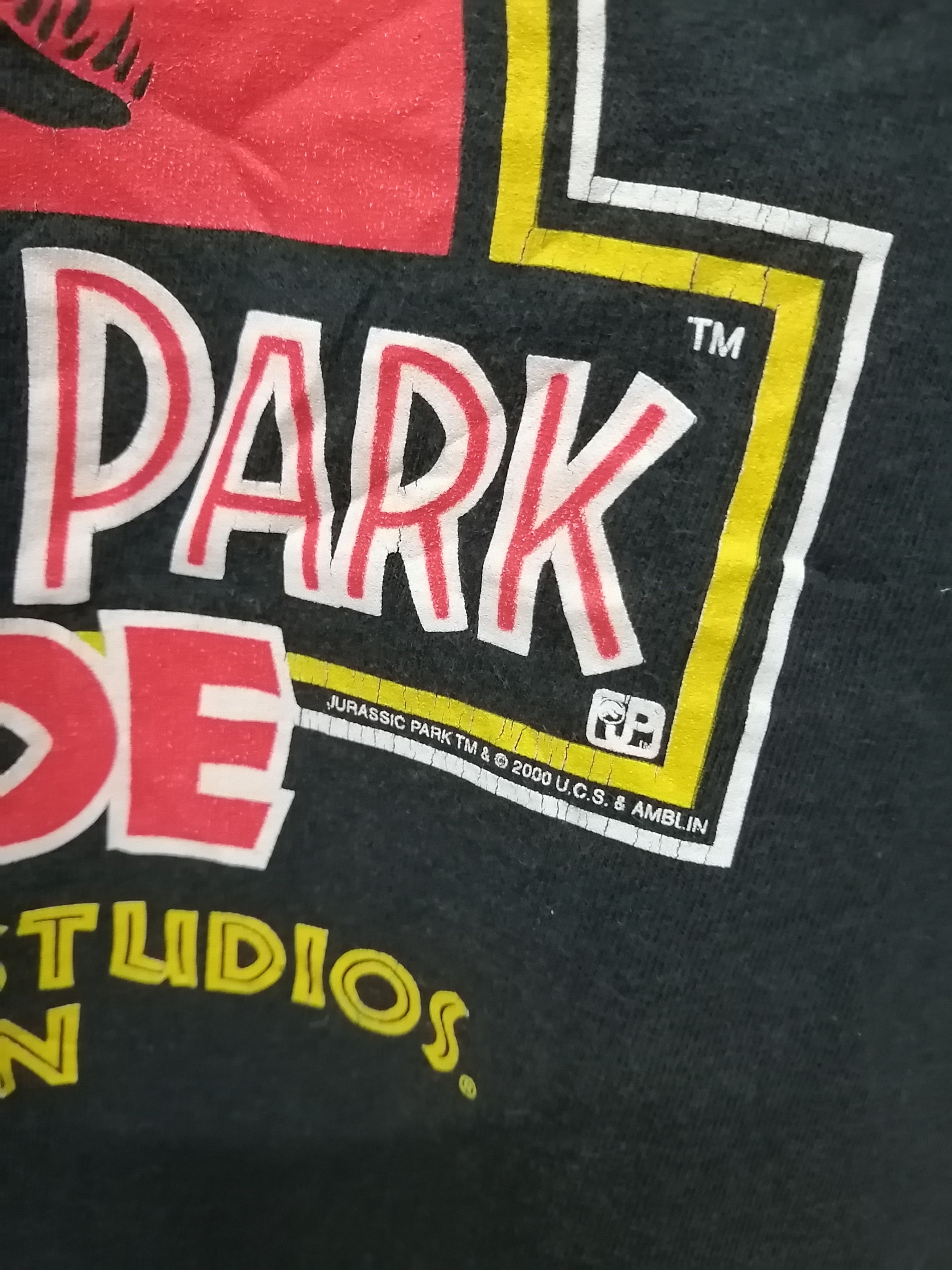 Universal Studios Vintage Y2K JURASSIC PARK Tshirt - Size M Size US M / EU 48-50 / 2 - 3 Thumbnail