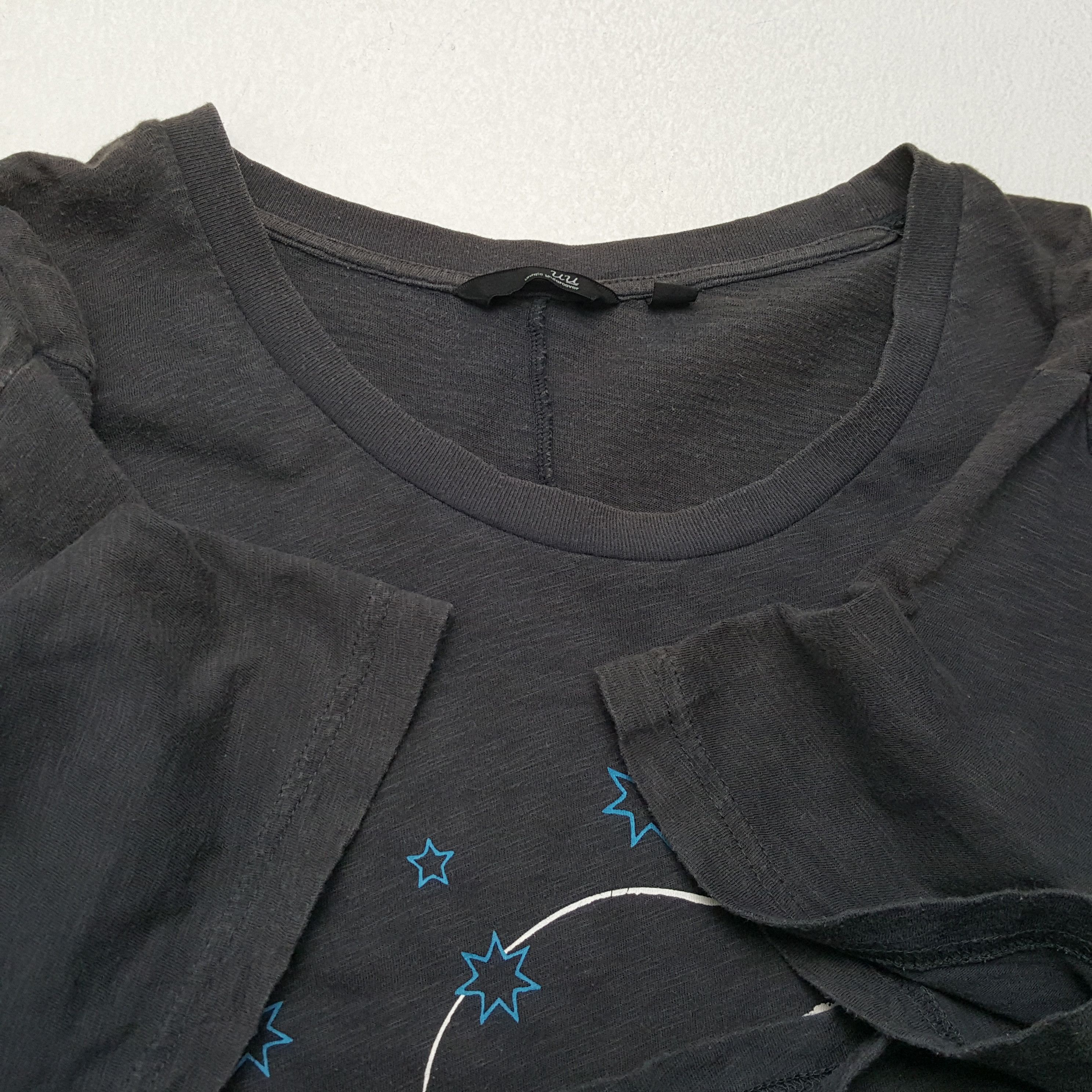 Japanese Brand UNIQLO X UNDERCOVER Skulls Bones Rare Tshirt Size US L / EU 52-54 / 3 - 6 Thumbnail