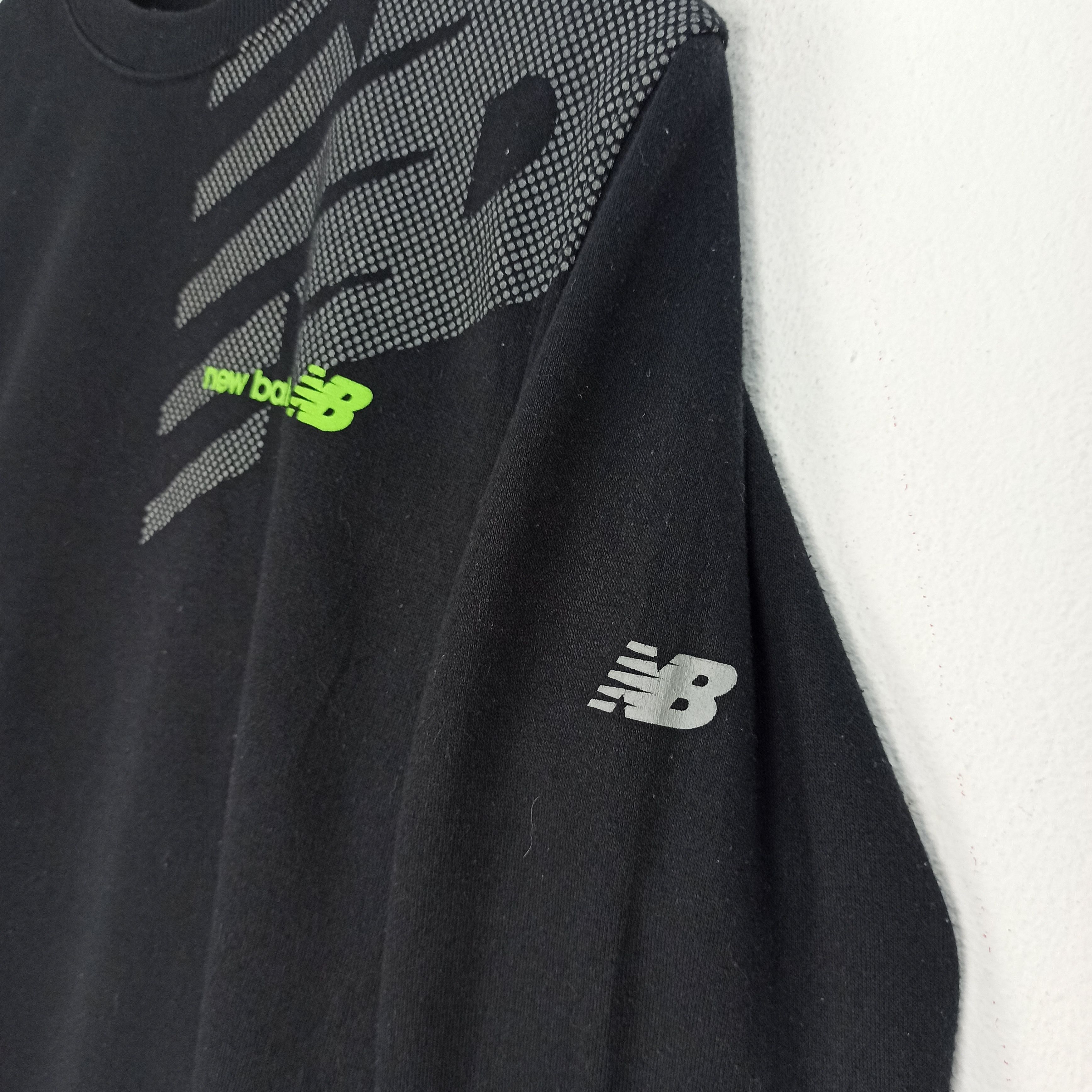 New Balance Sweatshirt New Balance Crewneck Good Condition Used Size US M / EU 48-50 / 2 - 3 Thumbnail