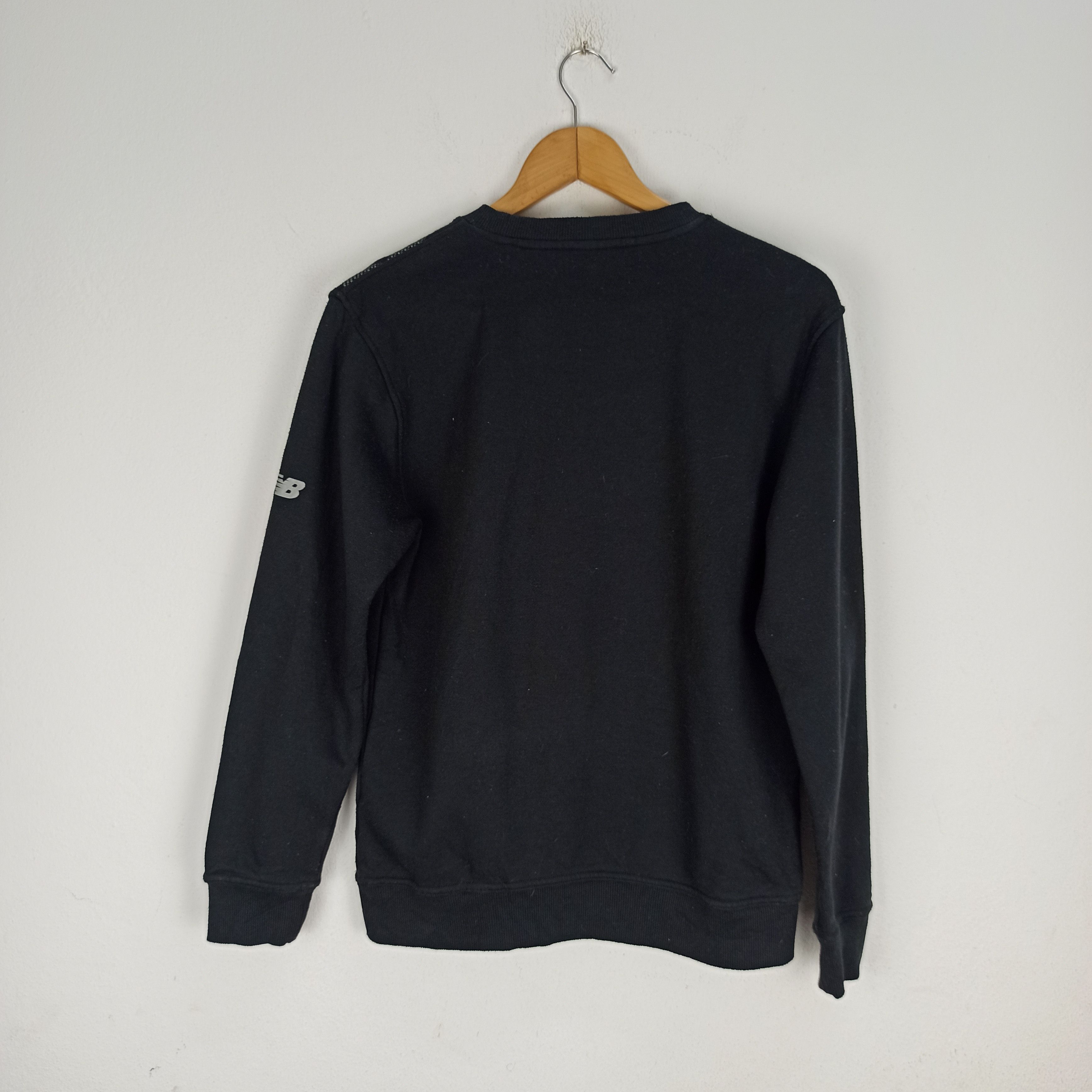 New Balance Sweatshirt New Balance Crewneck Good Condition Used Size US M / EU 48-50 / 2 - 4 Thumbnail