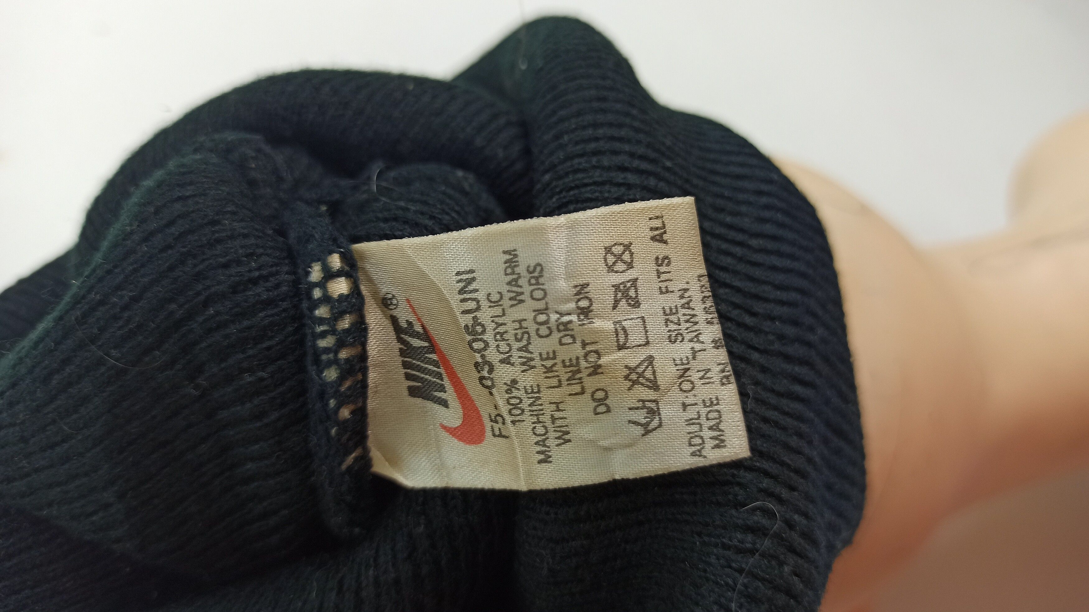 Nike Vintage Nike Swoosh Snow Cap Beanie Streetwear Size ONE SIZE - 5 Thumbnail