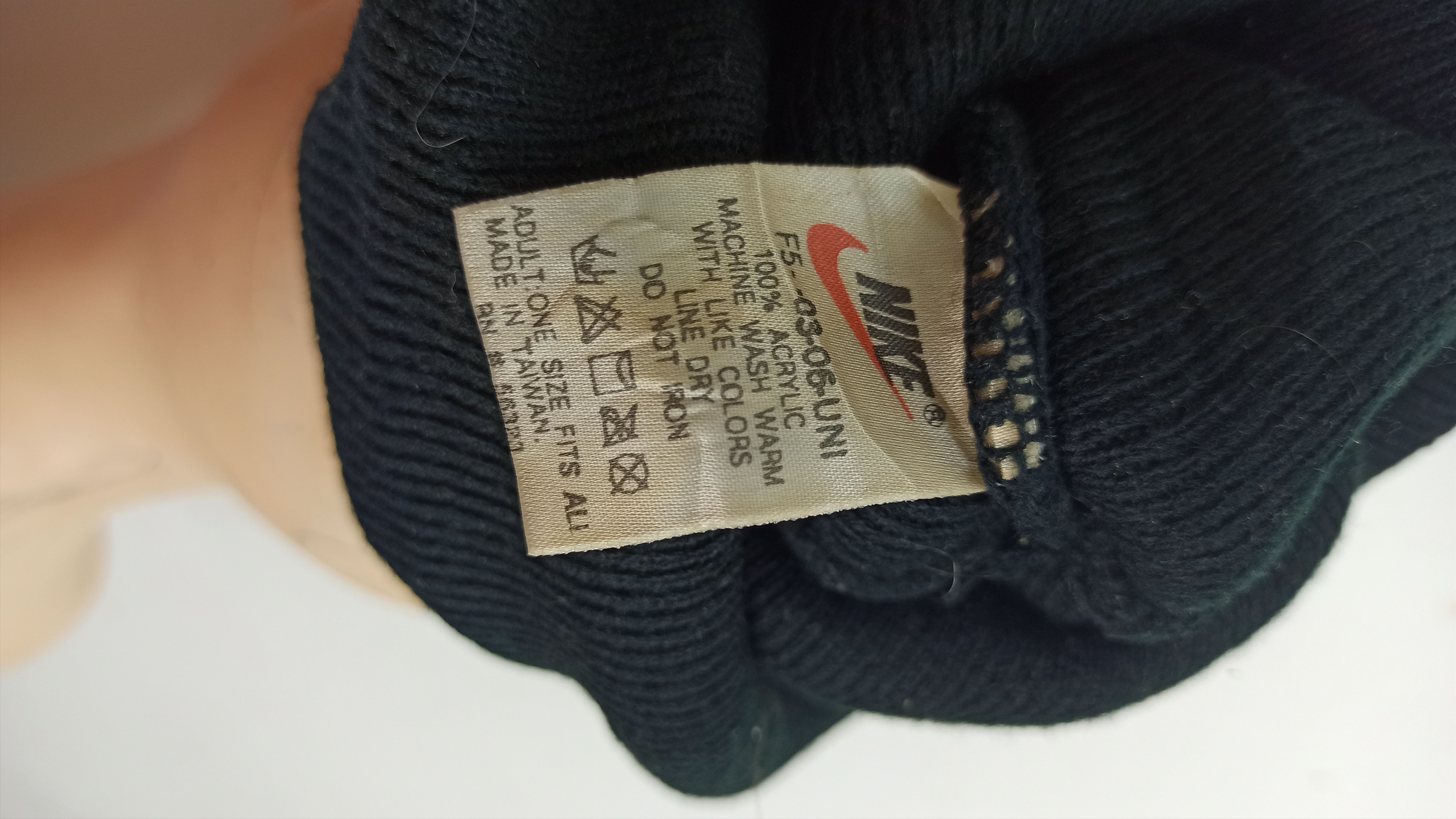 Nike Vintage Nike Swoosh Snow Cap Beanie Streetwear Size ONE SIZE - 5 Thumbnail