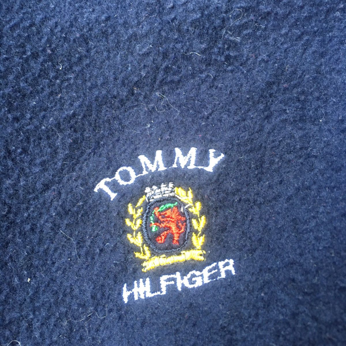 Tommy Hilfiger Tommy Hilfiger Crest Logo Zipper Fleece Sweater Size US XL / EU 56 / 4 - 7 Thumbnail