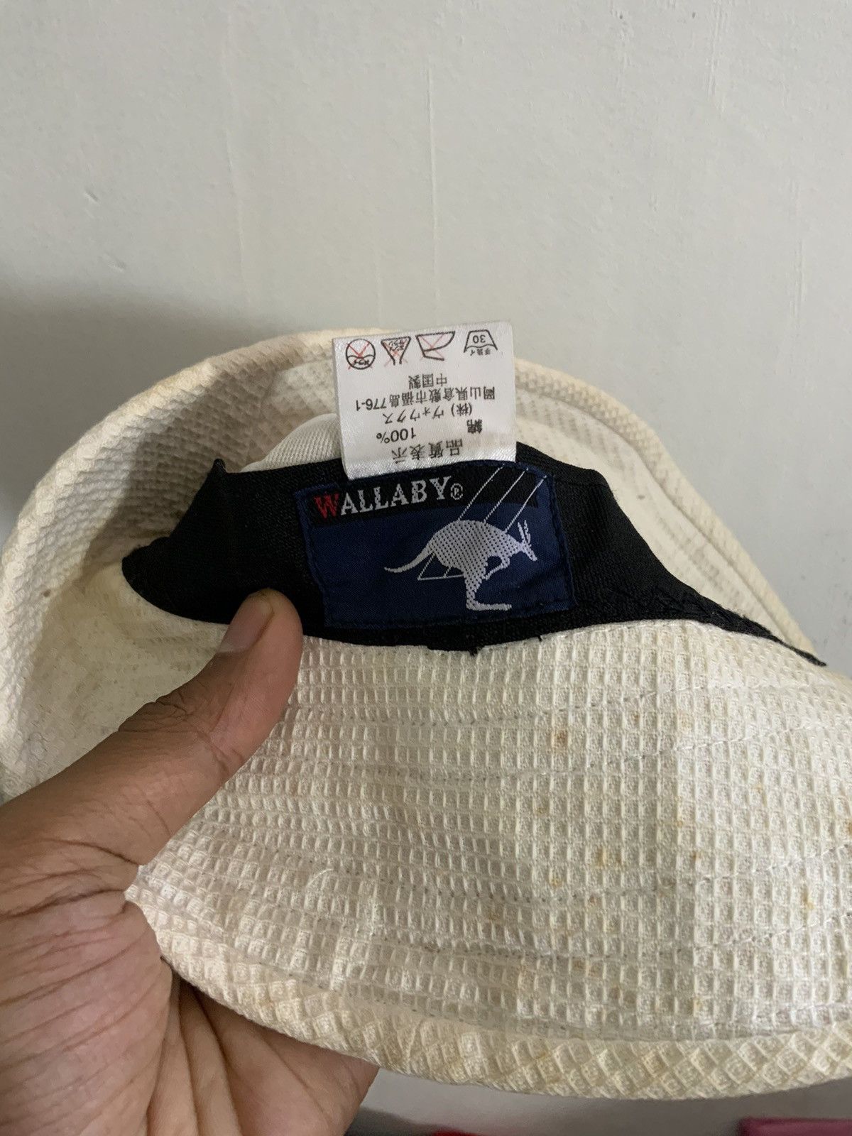 Japanese Brand Wallaby Spellout White Fade Bucket Hat Size ONE SIZE - 12 Thumbnail