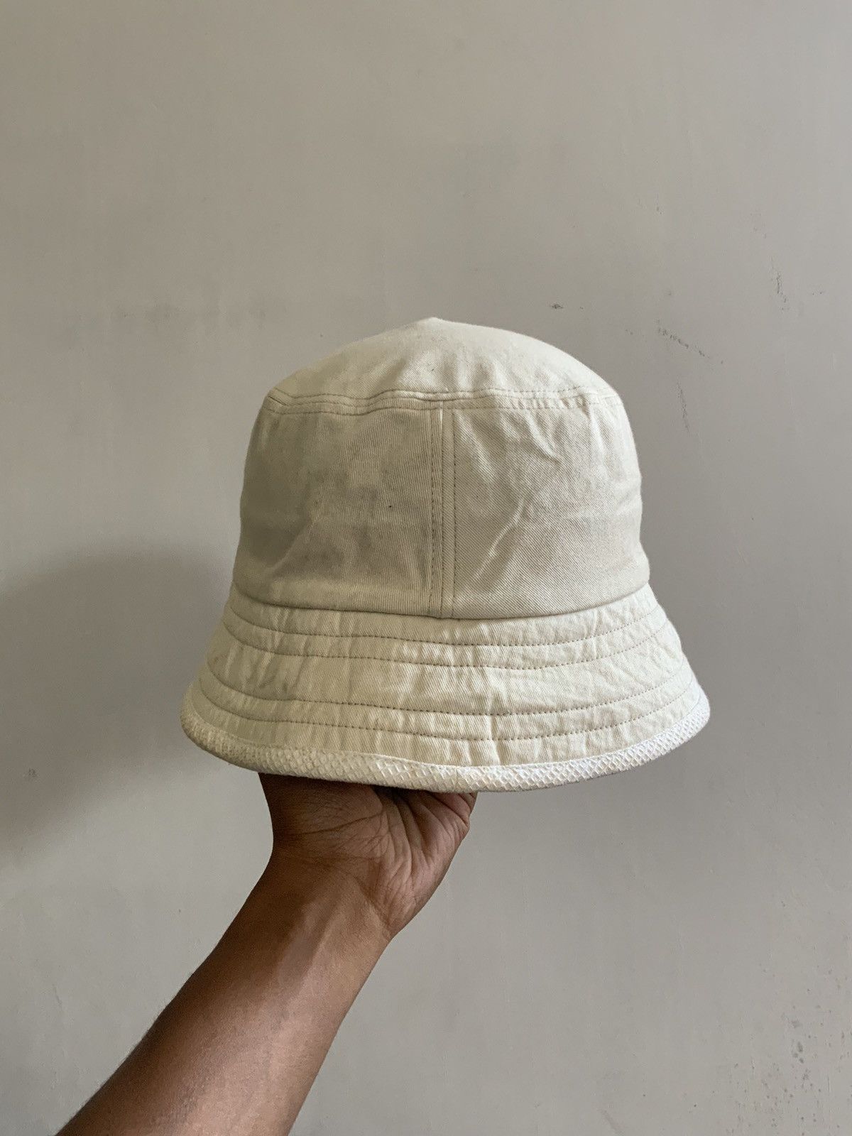 Japanese Brand Wallaby Spellout White Fade Bucket Hat Size ONE SIZE - 3 Thumbnail