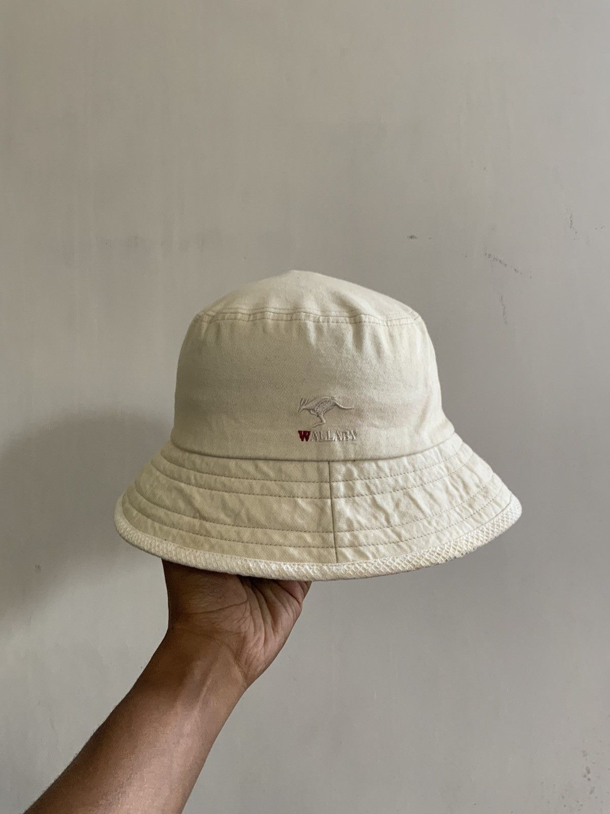 Japanese Brand Wallaby Spellout White Fade Bucket Hat Size ONE SIZE - 2 Thumbnail