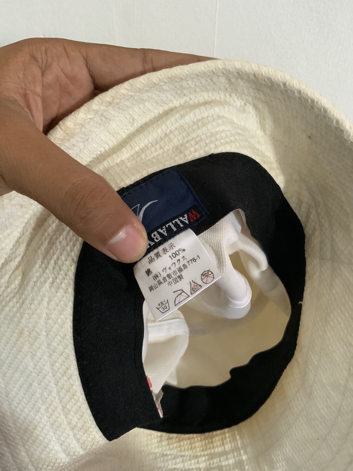 Japanese Brand Wallaby Spellout White Fade Bucket Hat Size ONE SIZE - 13 Thumbnail