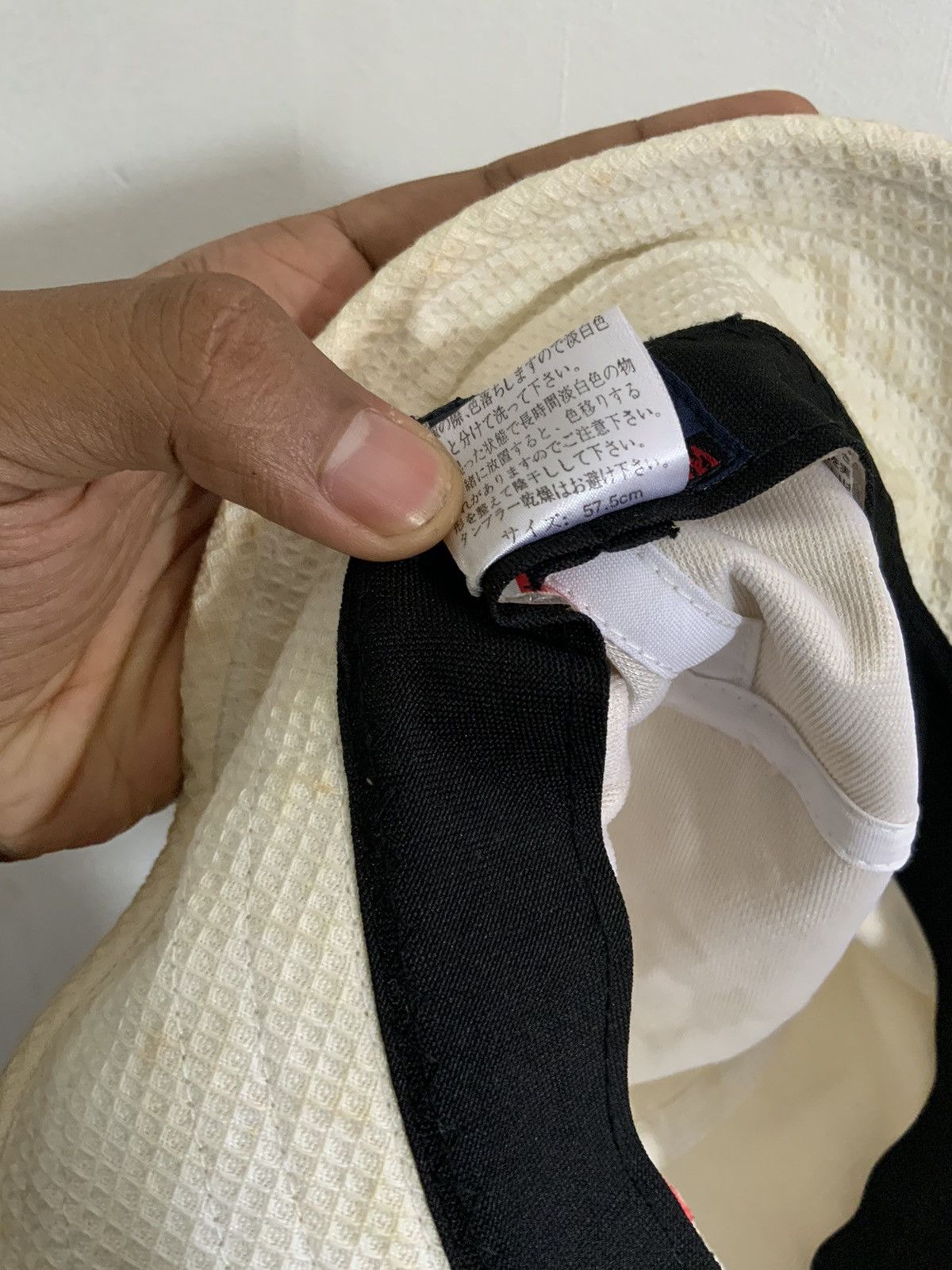 Japanese Brand Wallaby Spellout White Fade Bucket Hat Size ONE SIZE - 14 Thumbnail