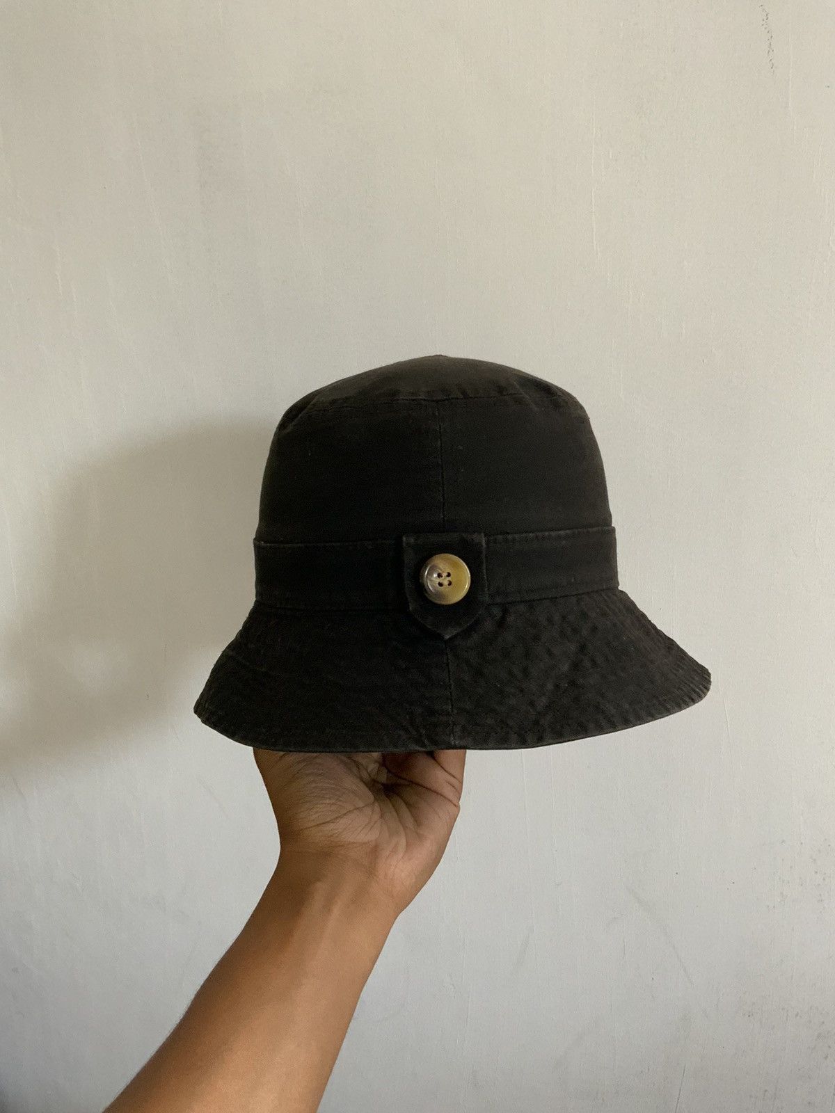 Japanese Brand Plain Single Button Side Fade Outdoor Bucket Hat Size ONE SIZE - 2 Thumbnail