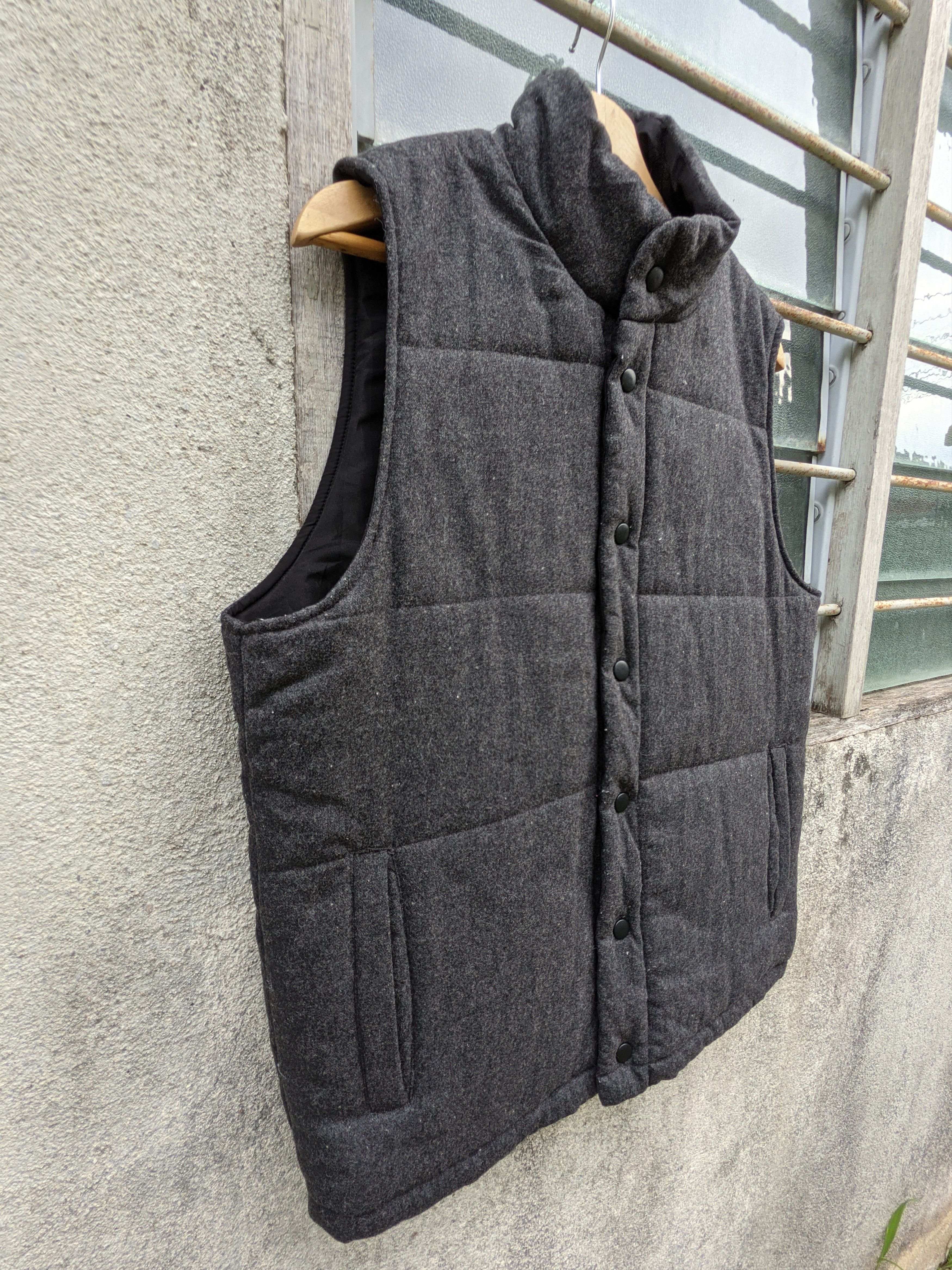 URBAN RESEARCH DOORS Urban Research Riversible Puffer Vest Size US M / EU 48-50 / 2 - 7 Thumbnail