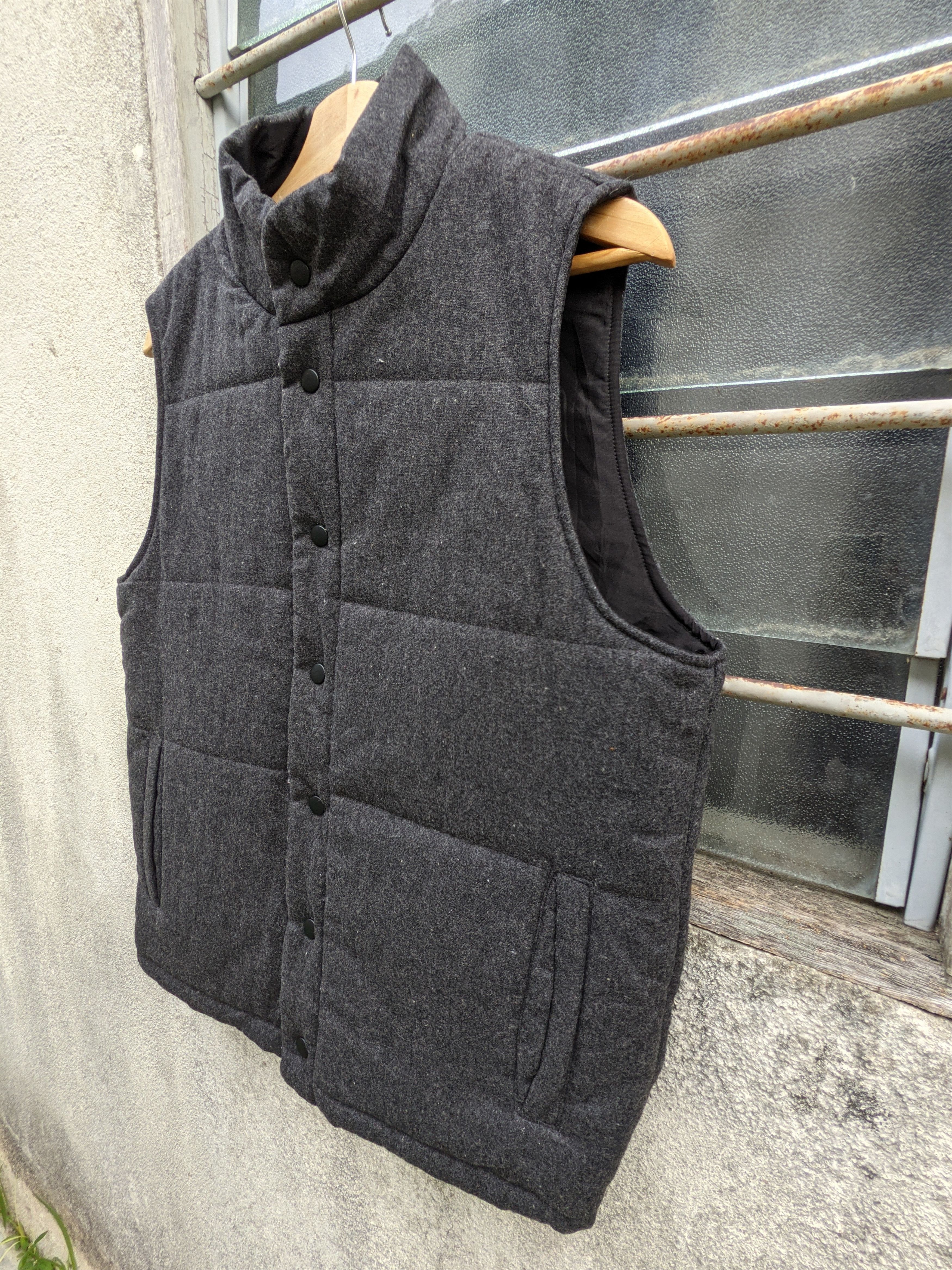 URBAN RESEARCH DOORS Urban Research Riversible Puffer Vest Size US M / EU 48-50 / 2 - 6 Thumbnail