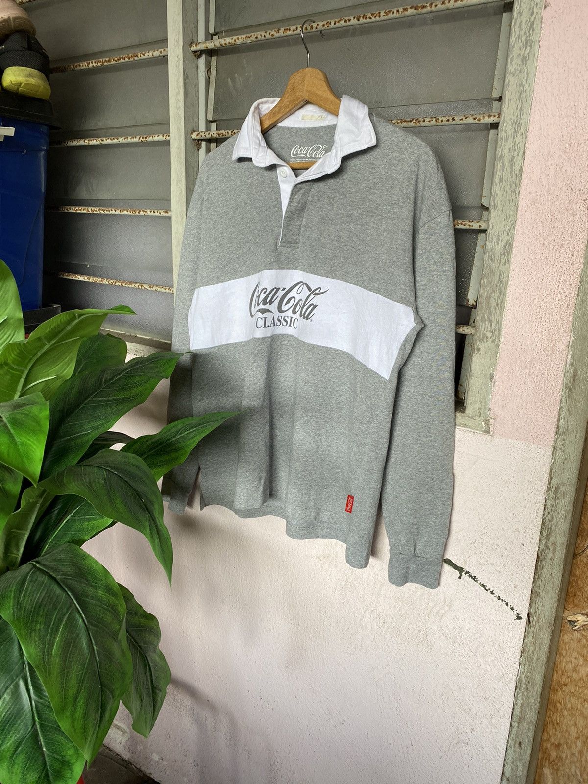 Coca Cola × GU × Japanese Brand Coca cola X Gu Spellout Long Sleeve Polo Rugby Size US S / EU 44-46 / 1 - 1 Thumbnail