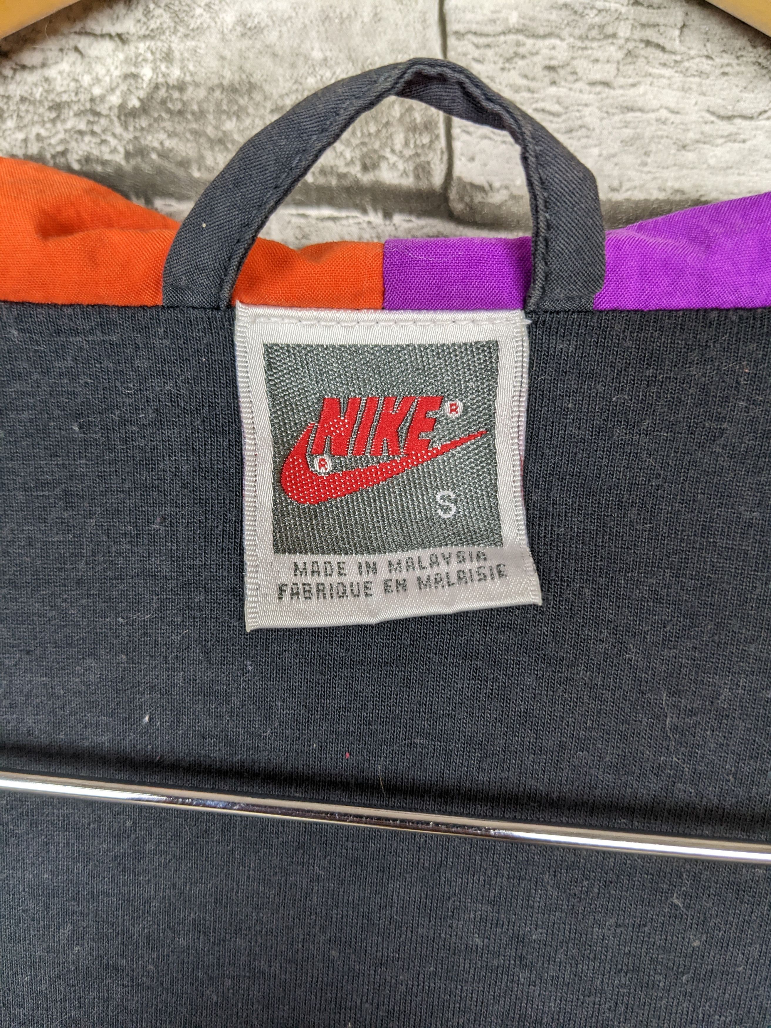 Nike Vintage Nike Grey Tag Jacket Sweater Outerwear Sport Size US S / EU 44-46 / 1 - 9 Thumbnail