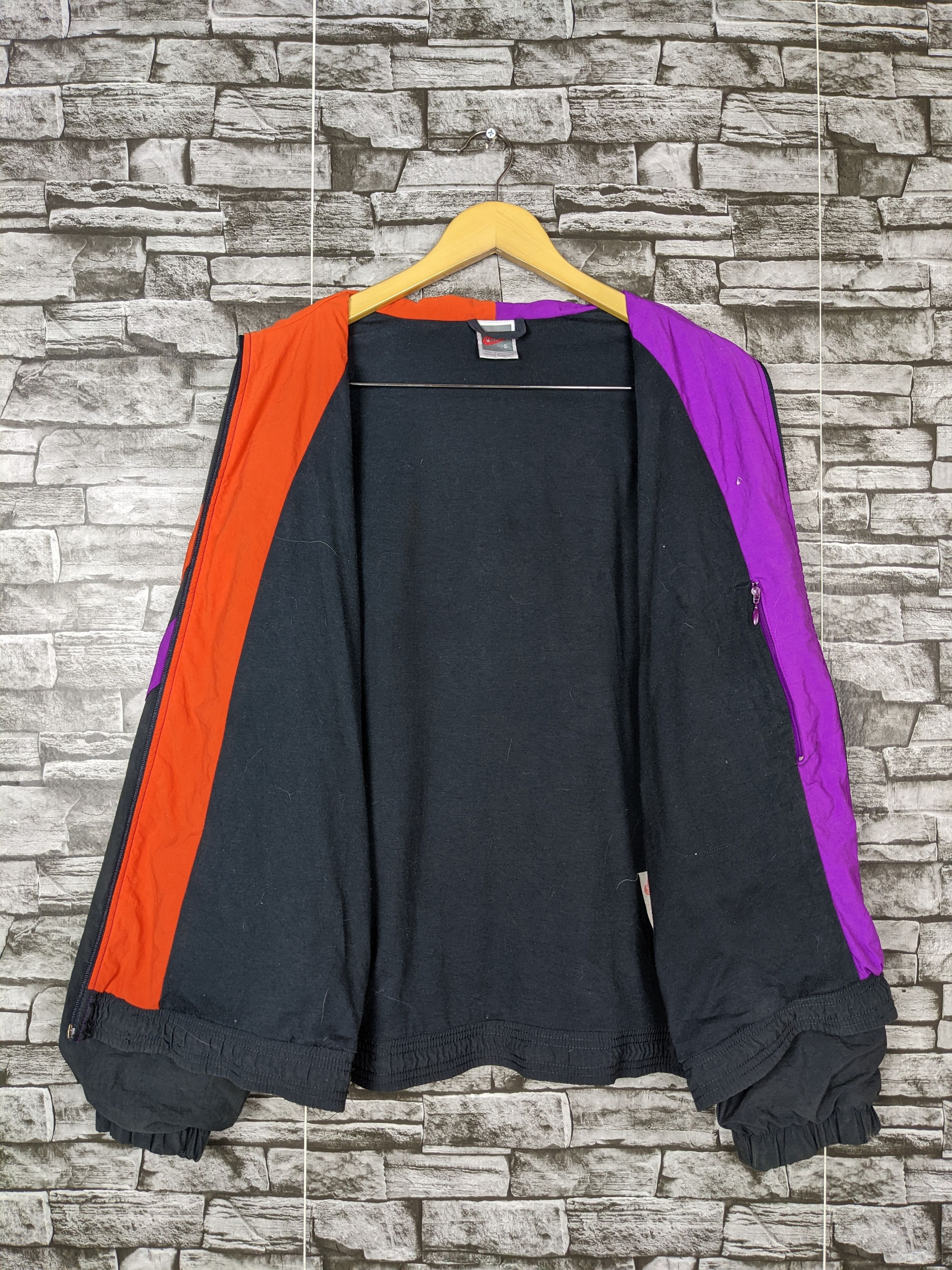 Nike Vintage Nike Grey Tag Jacket Sweater Outerwear Sport Size US S / EU 44-46 / 1 - 8 Thumbnail