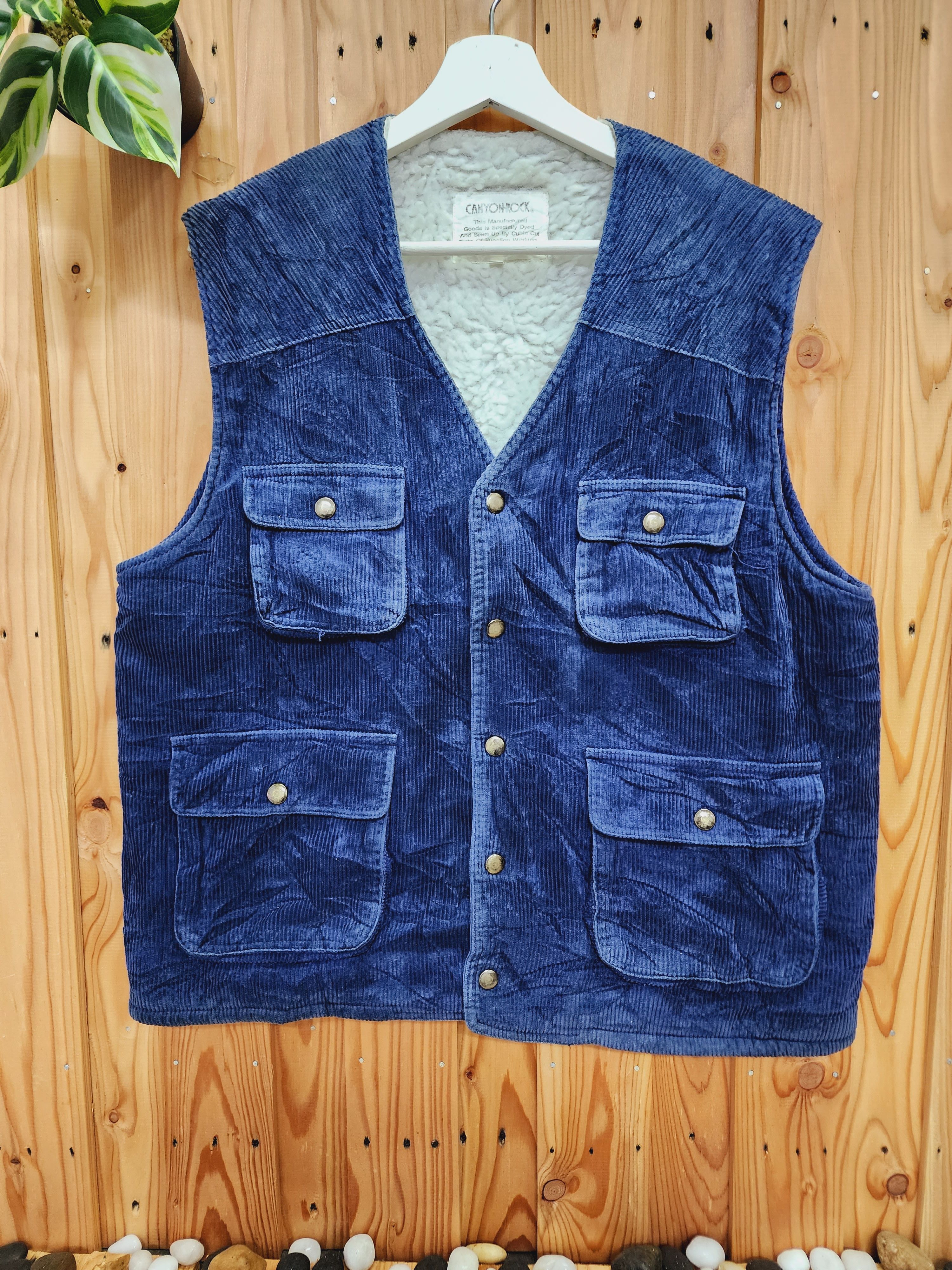 Japanese Brand Fleece Vest Nice Design
