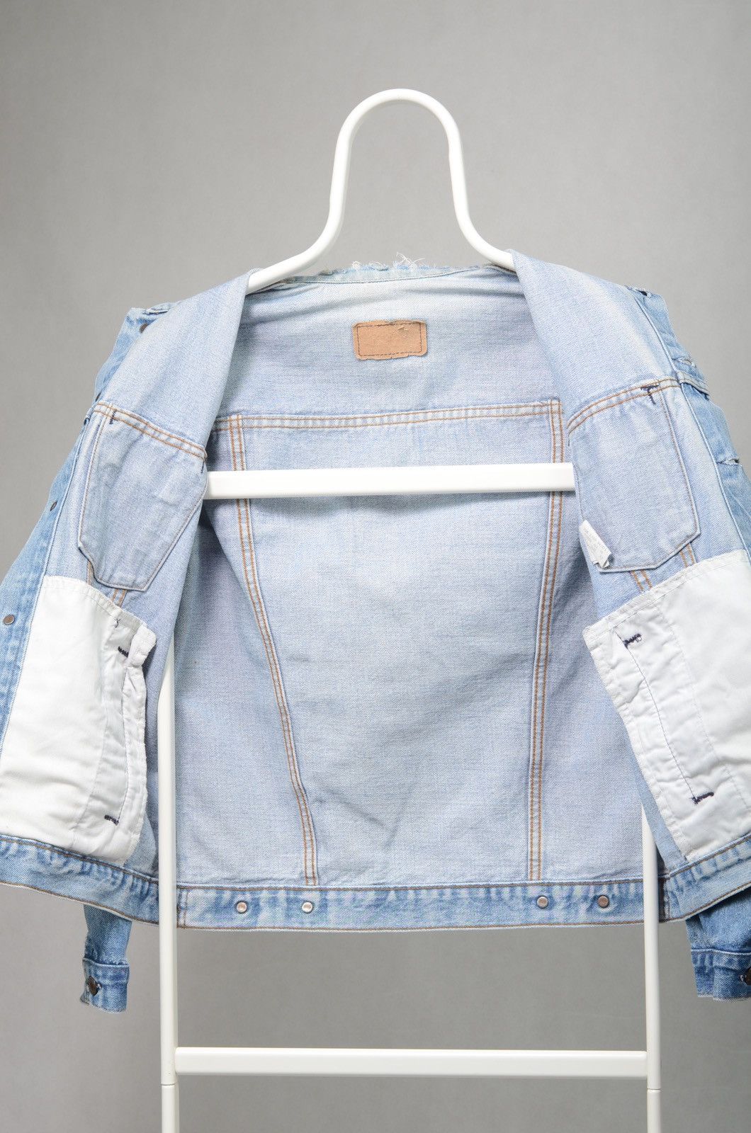 Levi's Vintage Levis distressed denim jacket trucker size S Size US S / EU 44-46 / 1 - 2 Thumbnail