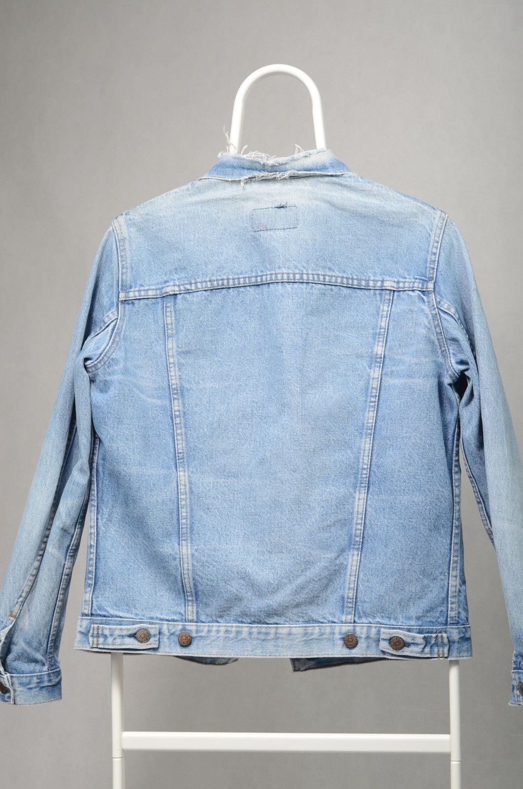 Levi's Vintage Levis distressed denim jacket trucker size S Size US S / EU 44-46 / 1 - 3 Thumbnail