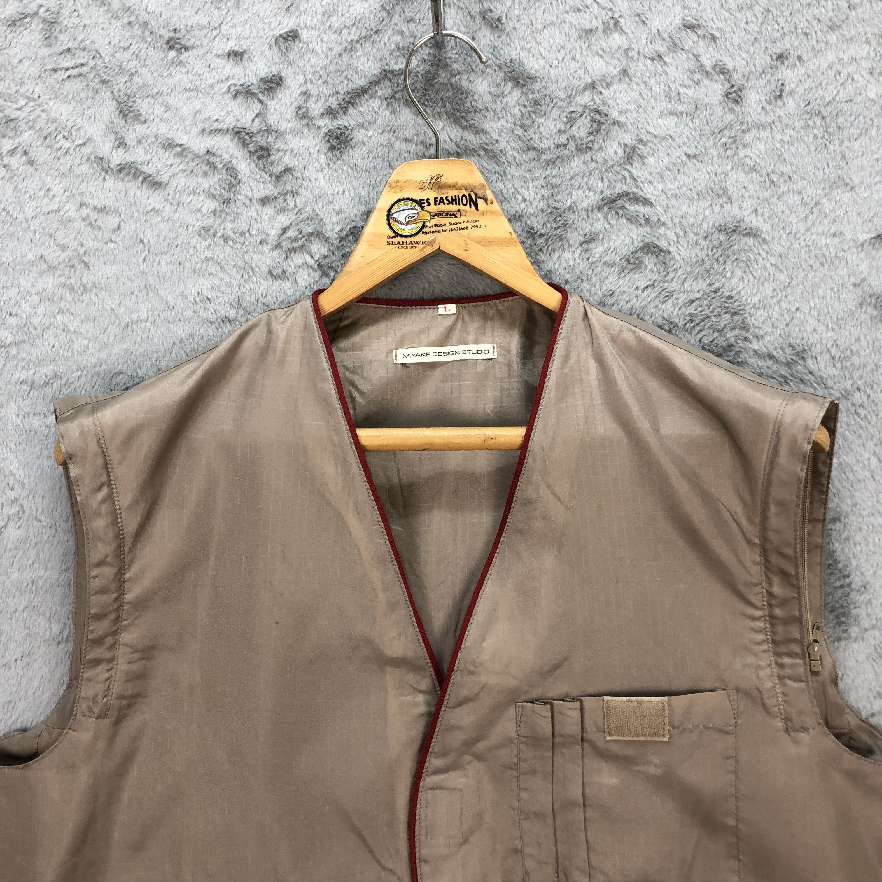 Issey Miyake ISSEY MIYAKE DESIGN STUDIO NYLON VEST/JACKET #5621-194 Size US L / EU 52-54 / 3 - 2 Thumbnail