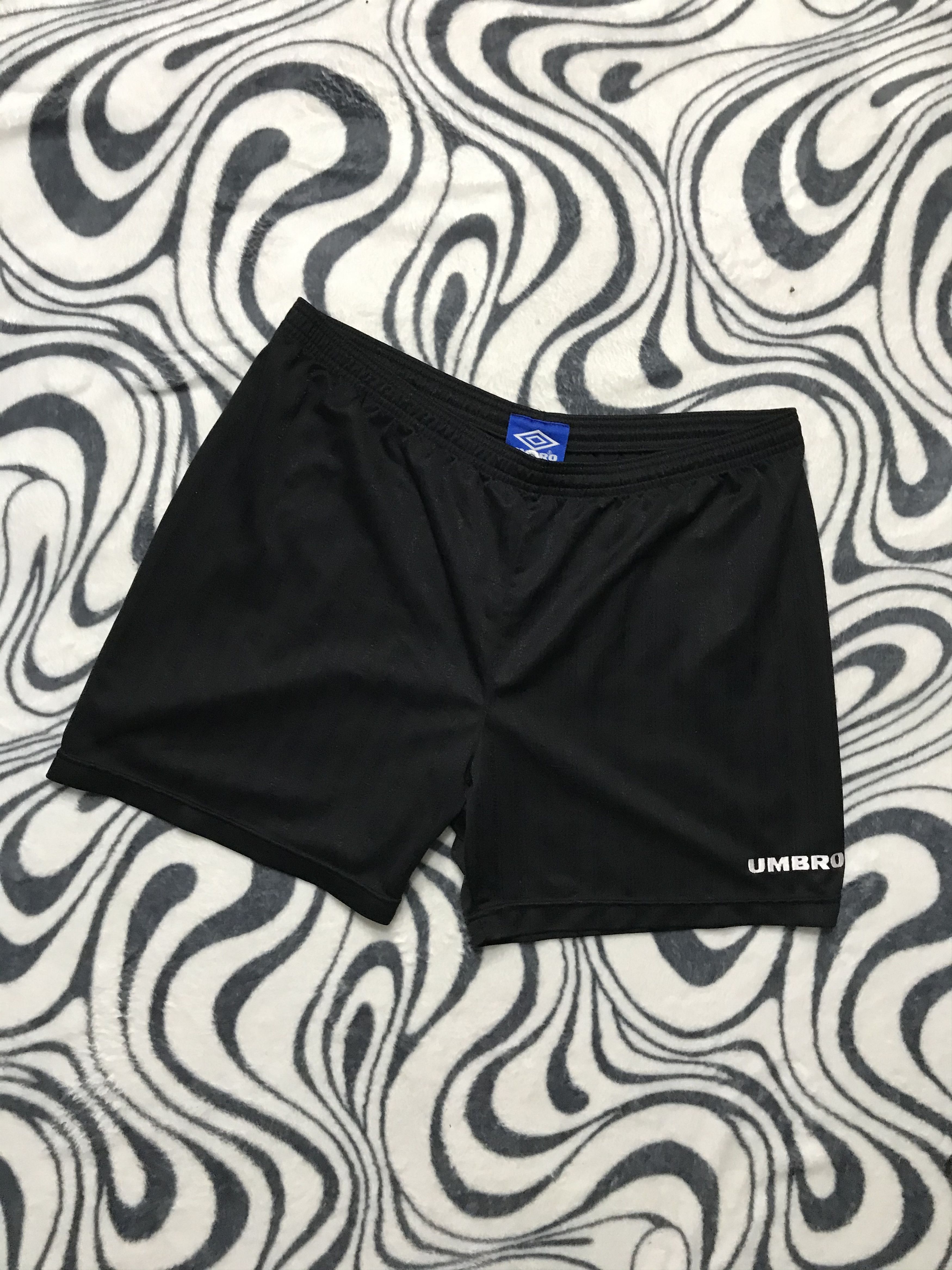 Umbro × Vintage Umbro Mens Black Shorts Size US 36 / EU 52 - 1 Thumbnail