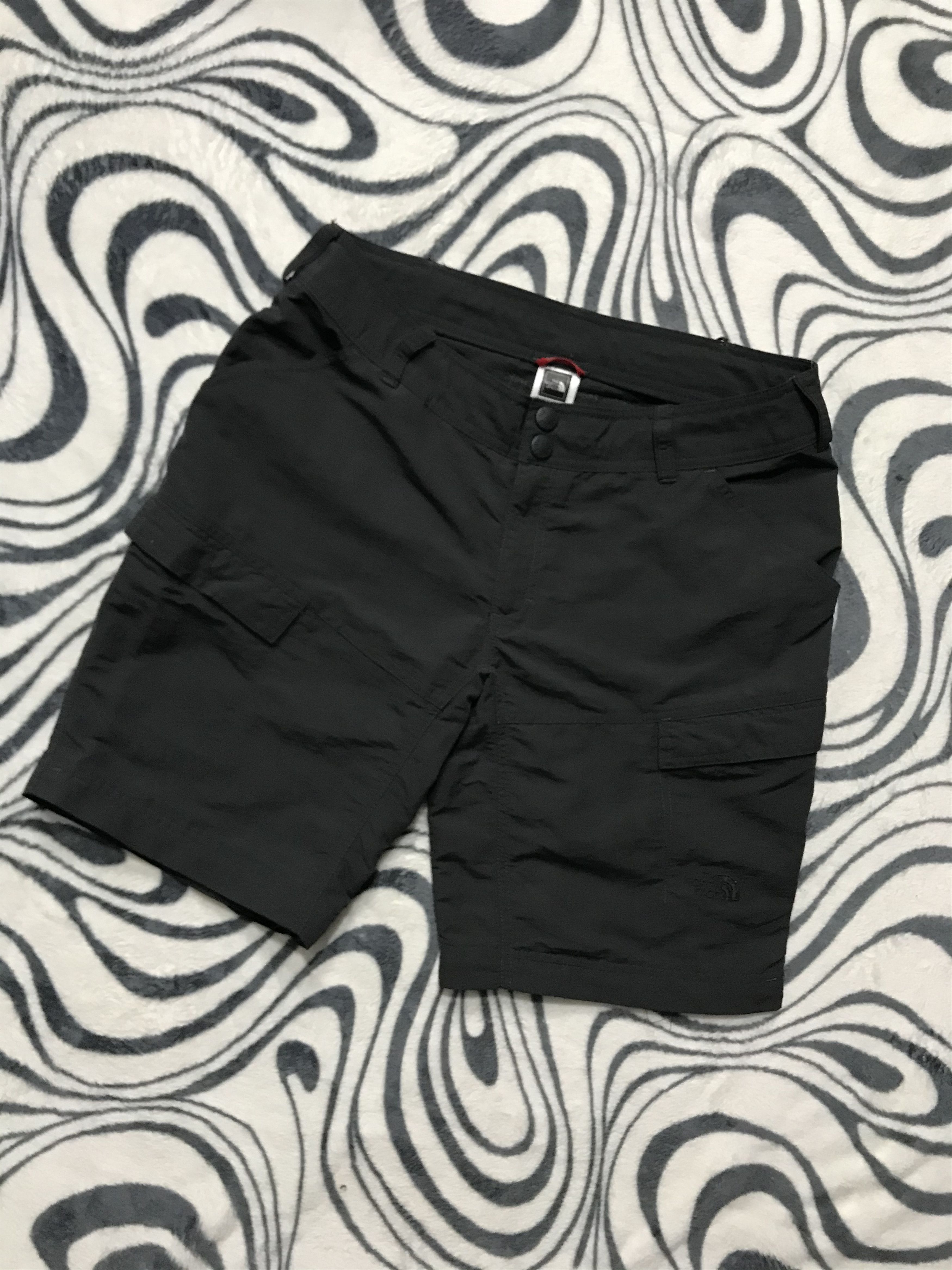 The North Face × Vintage The North Face WMNS Shorts TNF Size US 30 / EU 46 - 1 Thumbnail