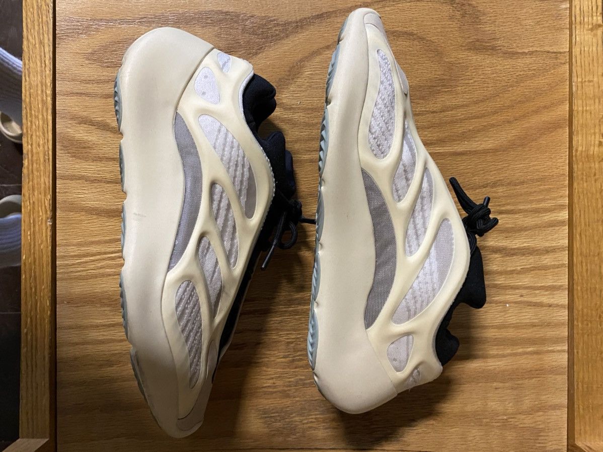 Kanye West Yeezy Boost 700 V3 Azael Size US 10 / EU 43 - 5 Thumbnail