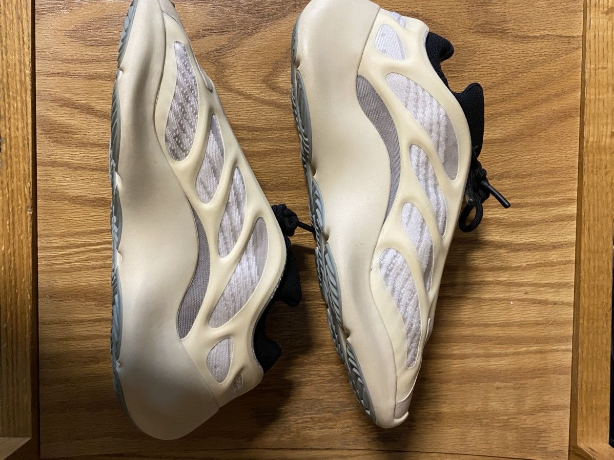 Kanye West Yeezy Boost 700 V3 Azael Size US 10 / EU 43 - 4 Thumbnail