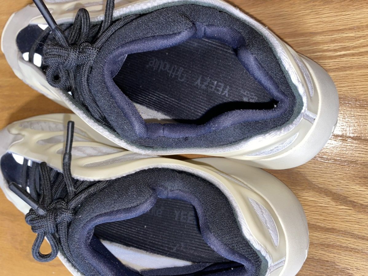 Kanye West Yeezy Boost 700 V3 Azael Size US 10 / EU 43 - 7 Thumbnail