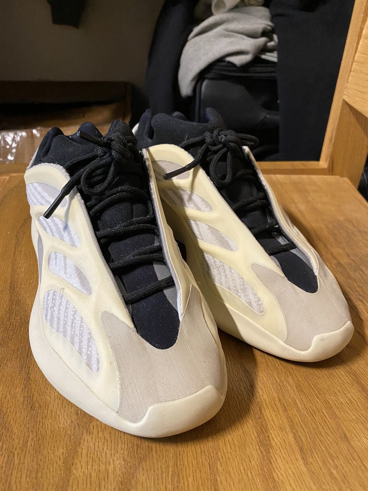Kanye West Yeezy Boost 700 V3 Azael Size US 10 / EU 43 - 1 Thumbnail