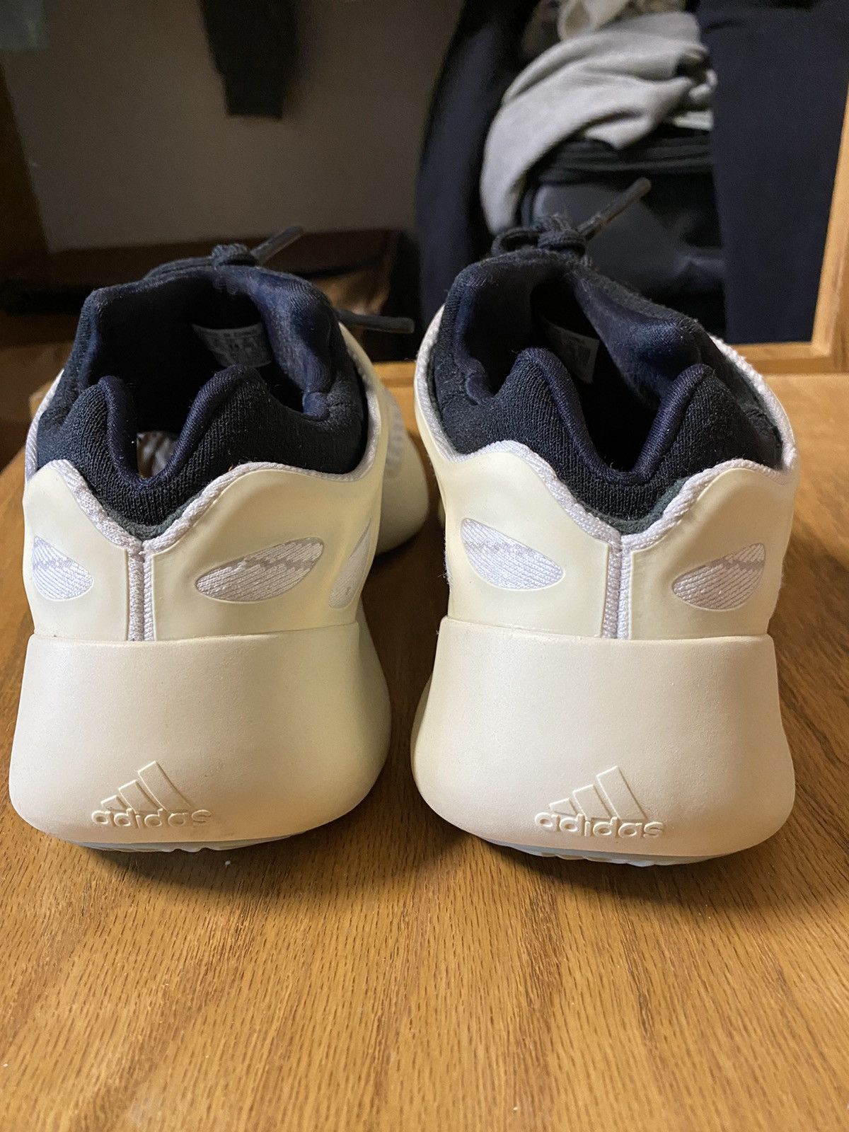 Kanye West Yeezy Boost 700 V3 Azael Size US 10 / EU 43 - 2 Thumbnail
