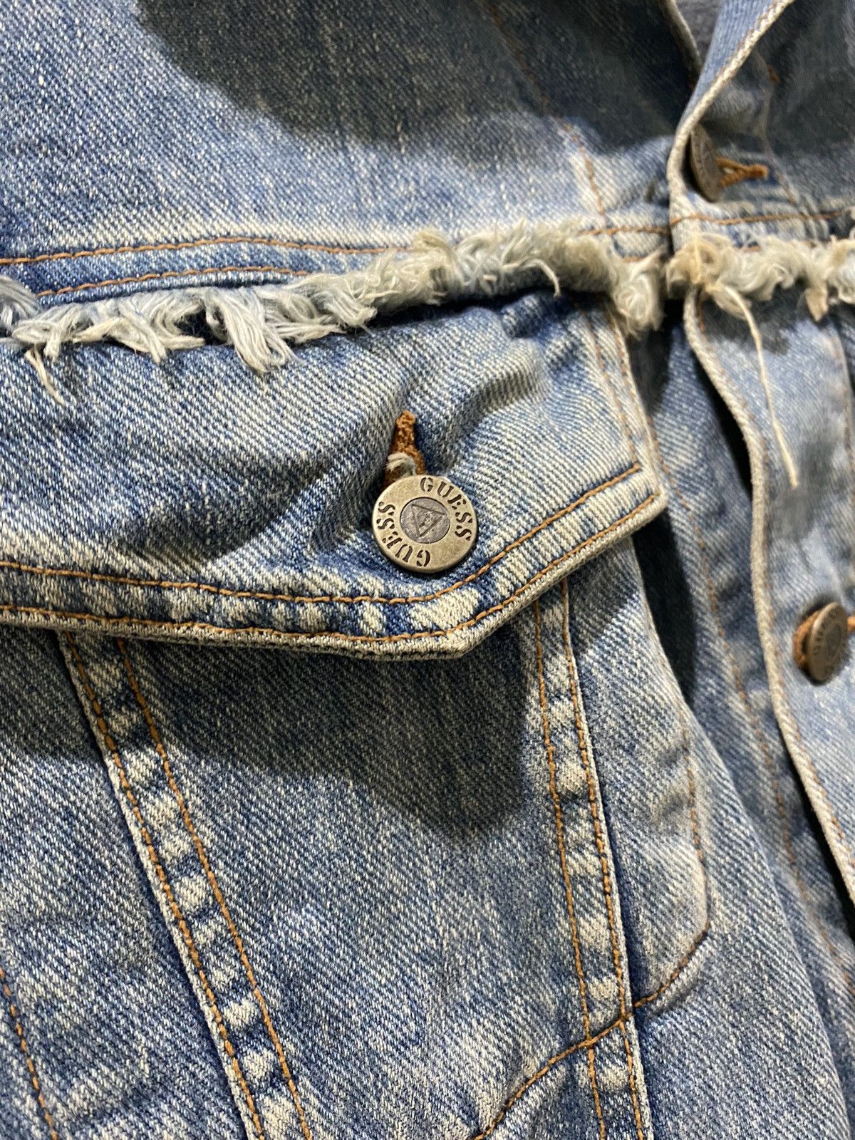 Guess VTG Guess Distress Denim Vest Fit S to M Size M / US 6-8 / IT 42-44 - 3 Thumbnail