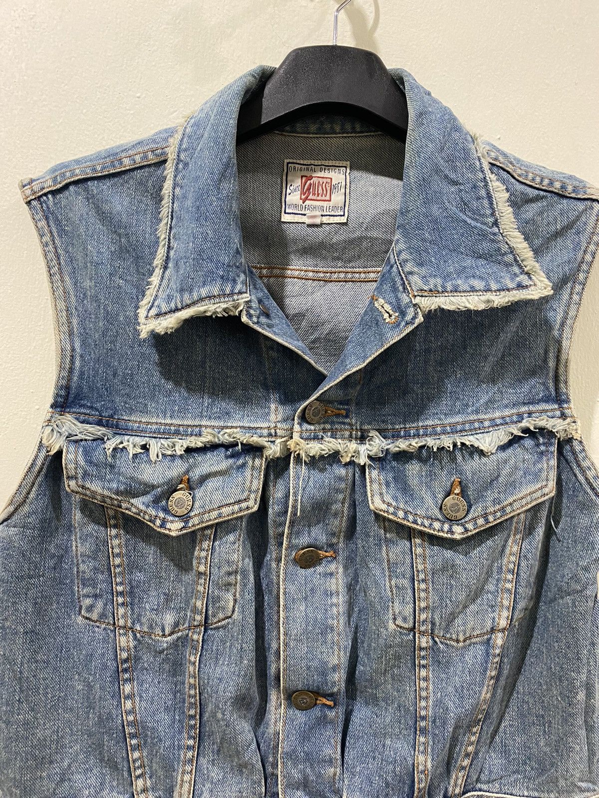 Guess VTG Guess Distress Denim Vest Fit S to M Size M / US 6-8 / IT 42-44 - 2 Thumbnail