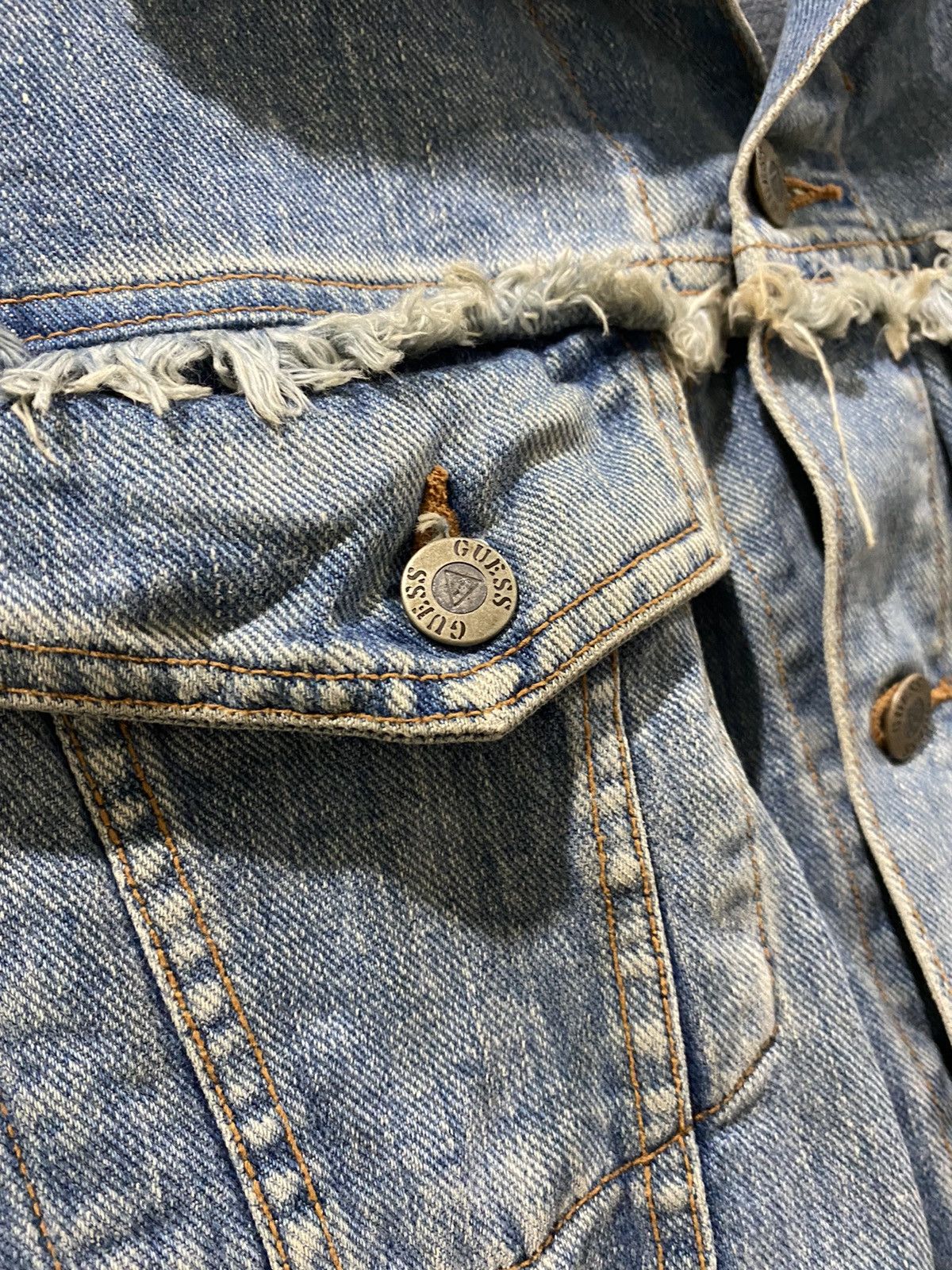 Guess VTG Guess Distress Denim Vest Fit S to M Size M / US 6-8 / IT 42-44 - 4 Thumbnail