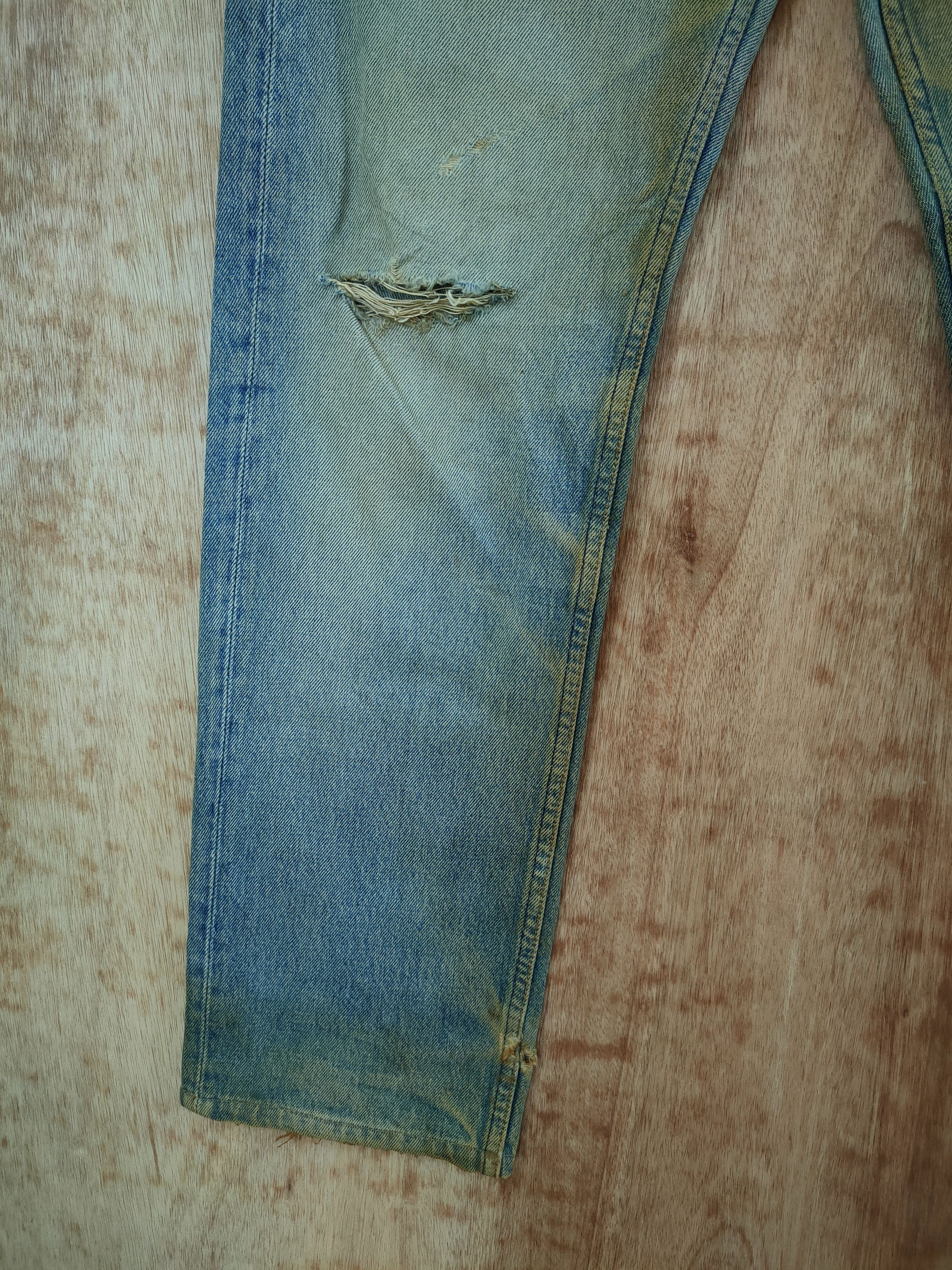 Levi's 501 levis vintage distressed denim pants #46-819 Size US 31 - 3 Thumbnail