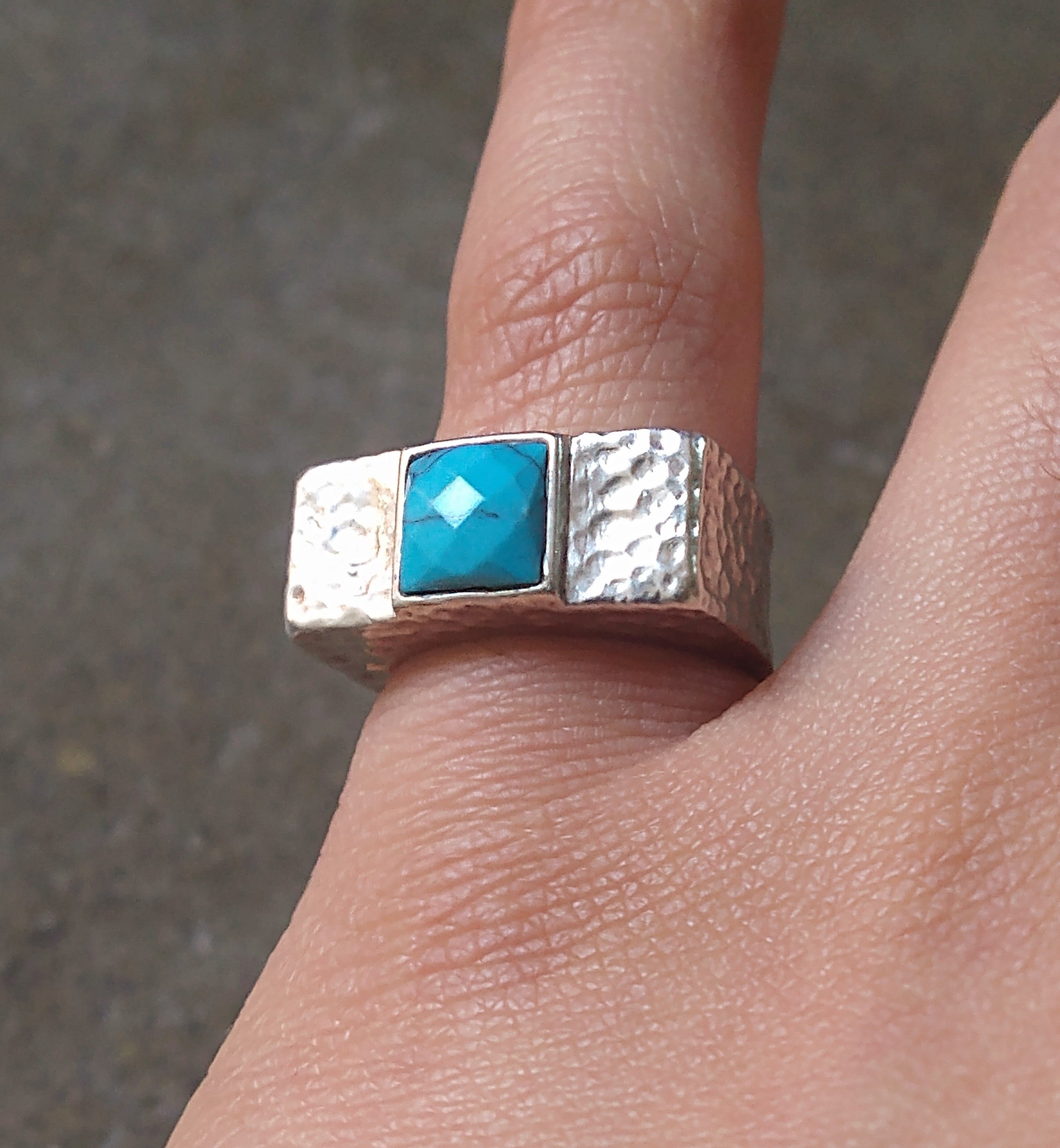 Jewelry Sterling Silver Ring Turquoise Size 7 Hammered Modern Size ONE SIZE - 8 Thumbnail