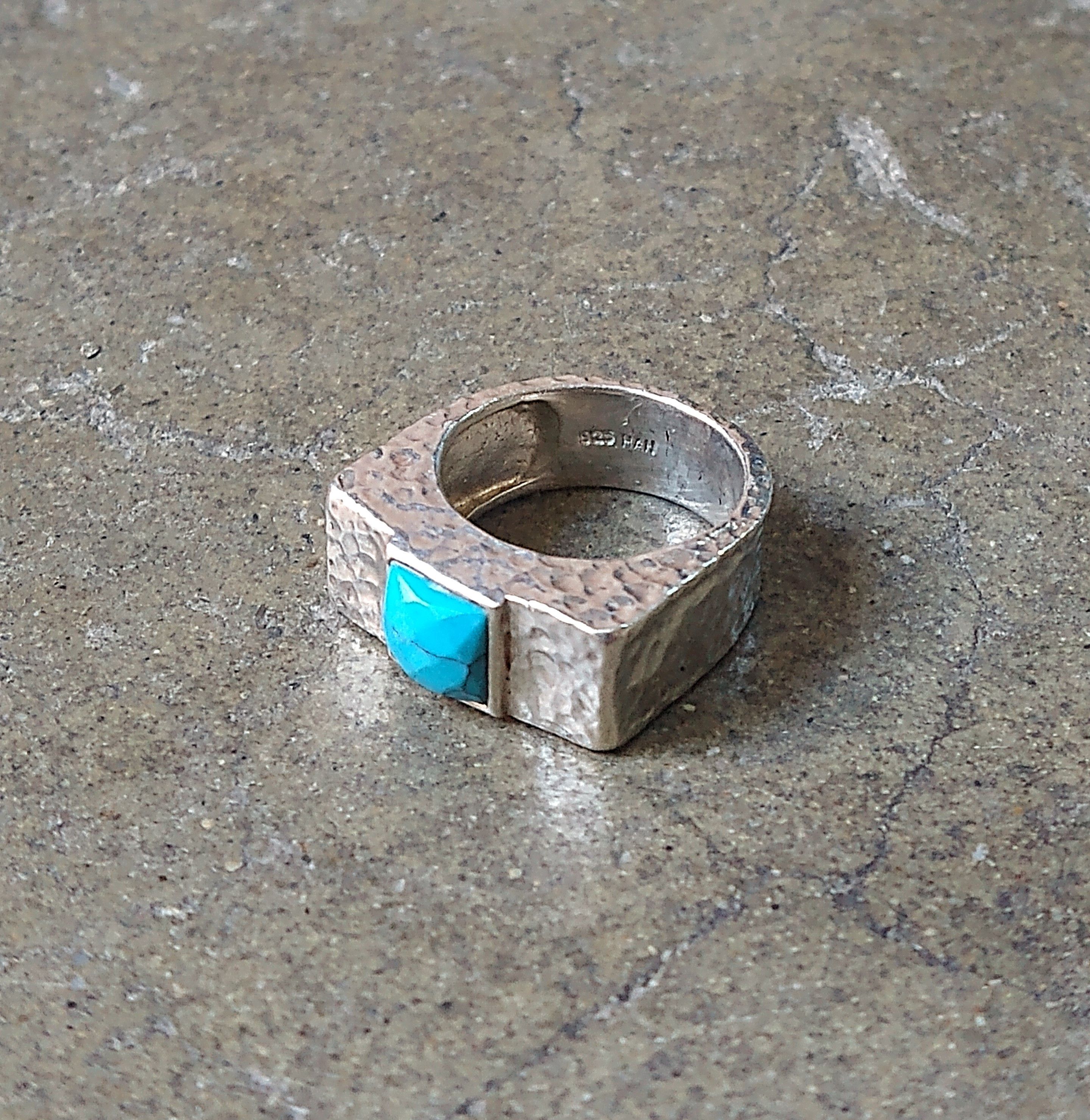 Jewelry Sterling Silver Ring Turquoise Size 7 Hammered Modern Size ONE SIZE - 1 Thumbnail