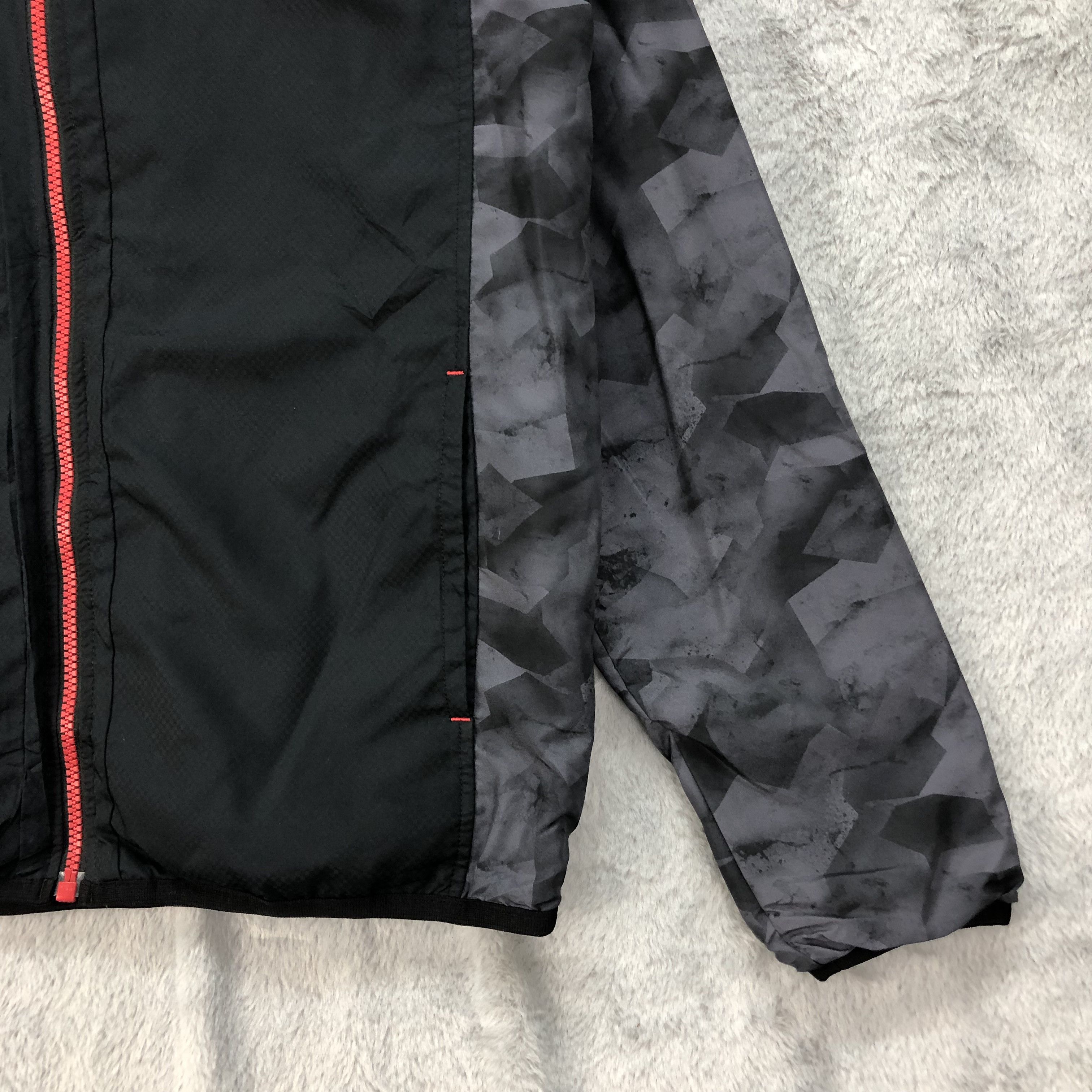 Under Armour Under Armour Back Big Logo Hooded Light Jacket #4732-166 Size US M / EU 48-50 / 2 - 7 Thumbnail