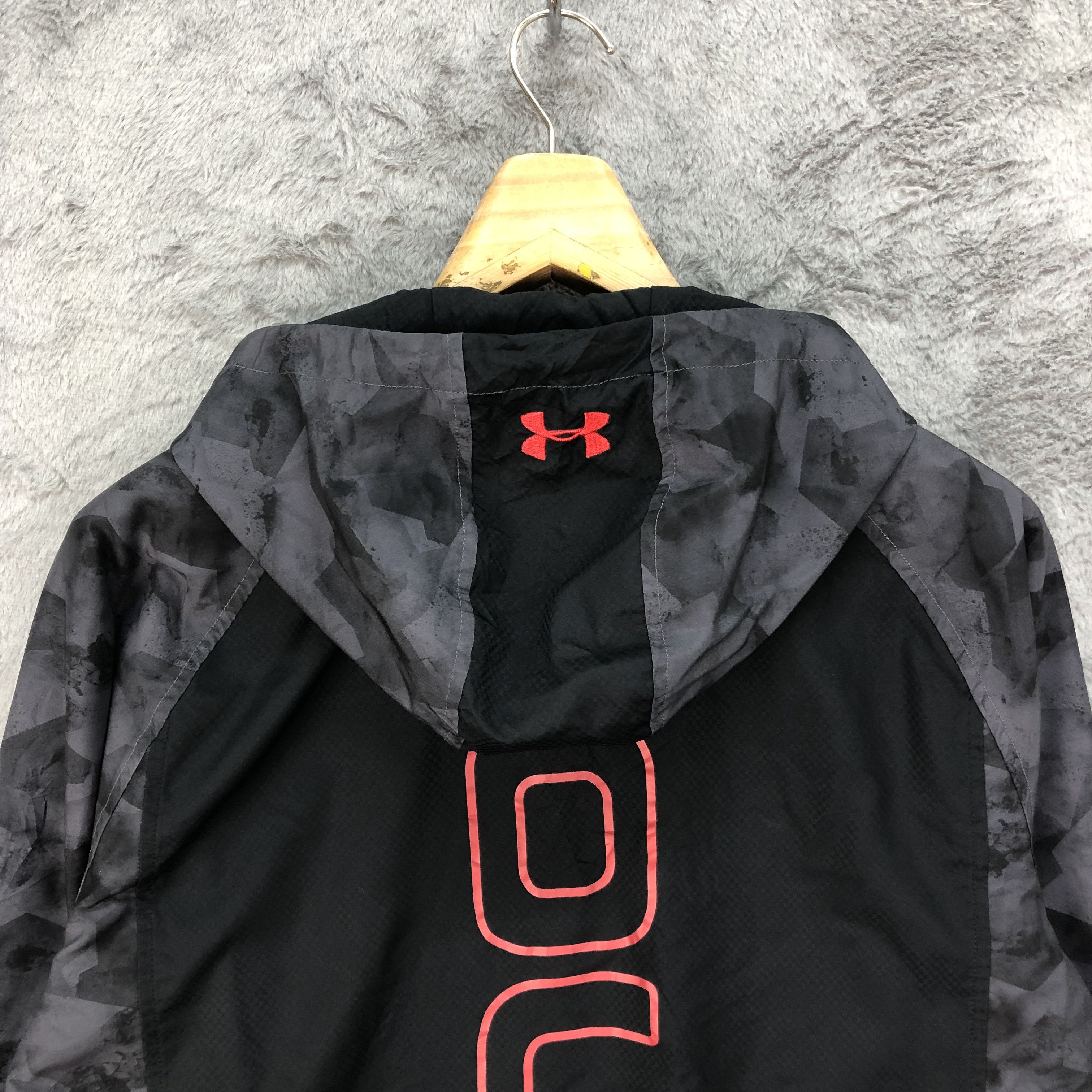 Under Armour Under Armour Back Big Logo Hooded Light Jacket #4732-166 Size US M / EU 48-50 / 2 - 12 Thumbnail