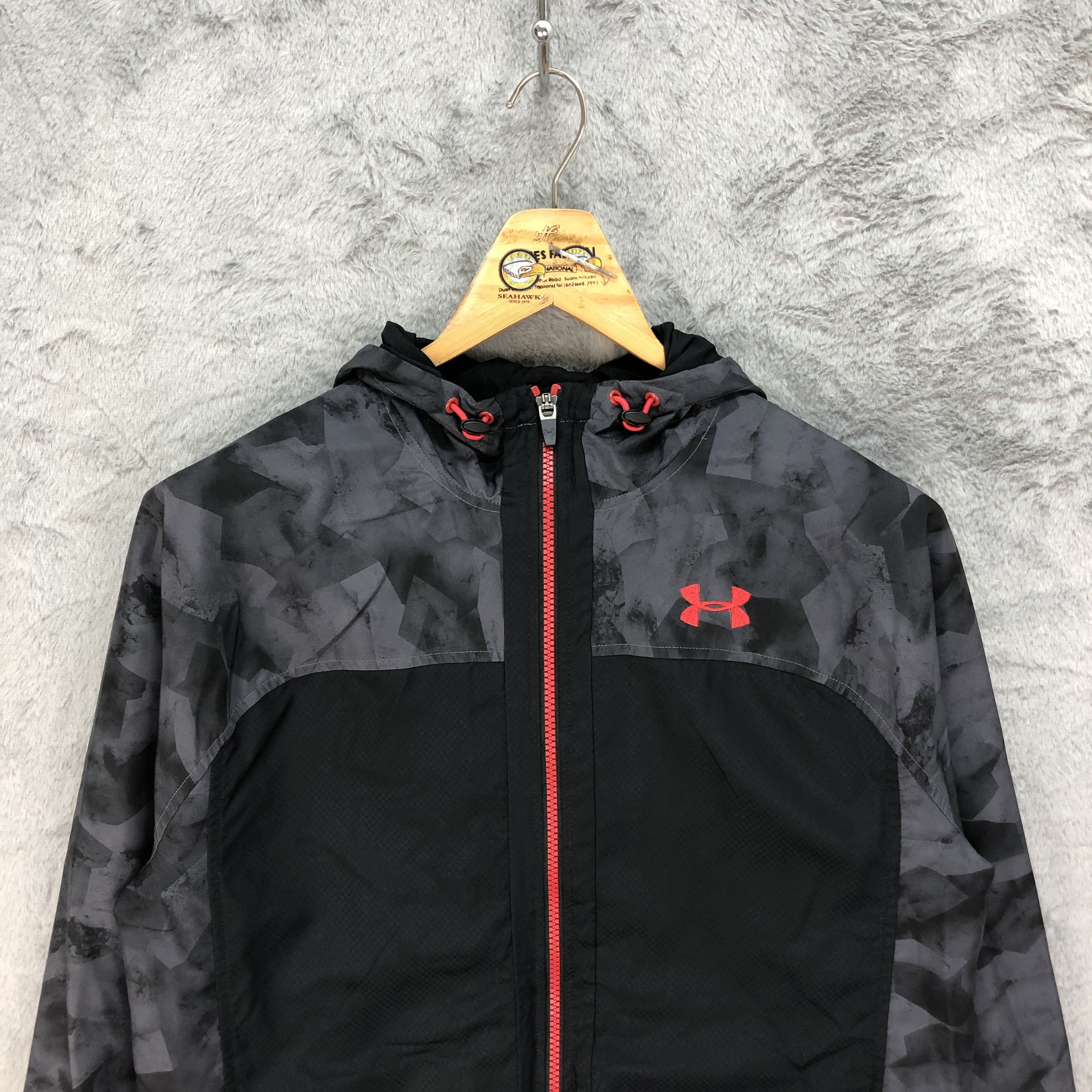 Under Armour Under Armour Back Big Logo Hooded Light Jacket #4732-166 Size US M / EU 48-50 / 2 - 3 Thumbnail